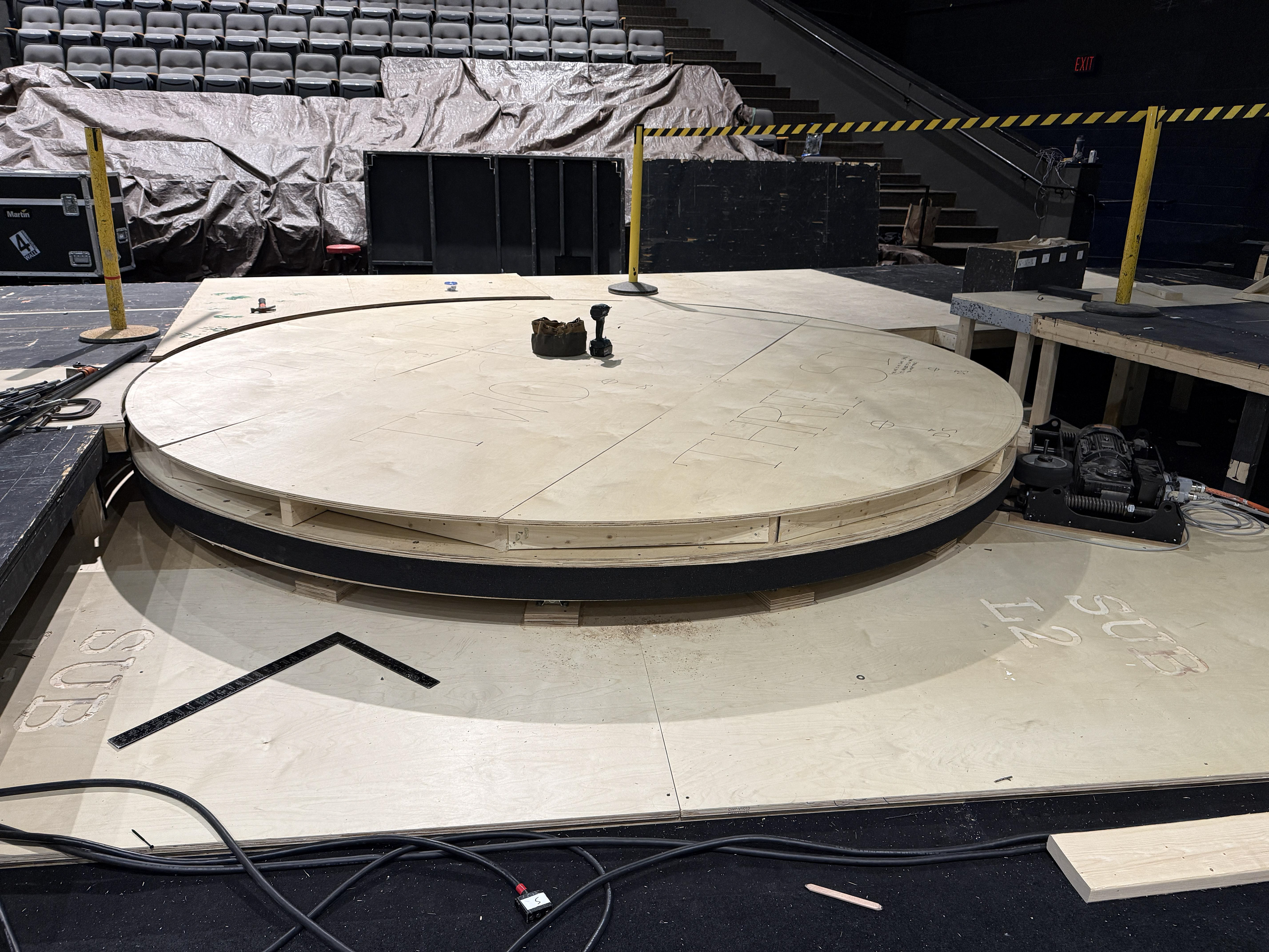 Turntable fully assembled with all its layers
