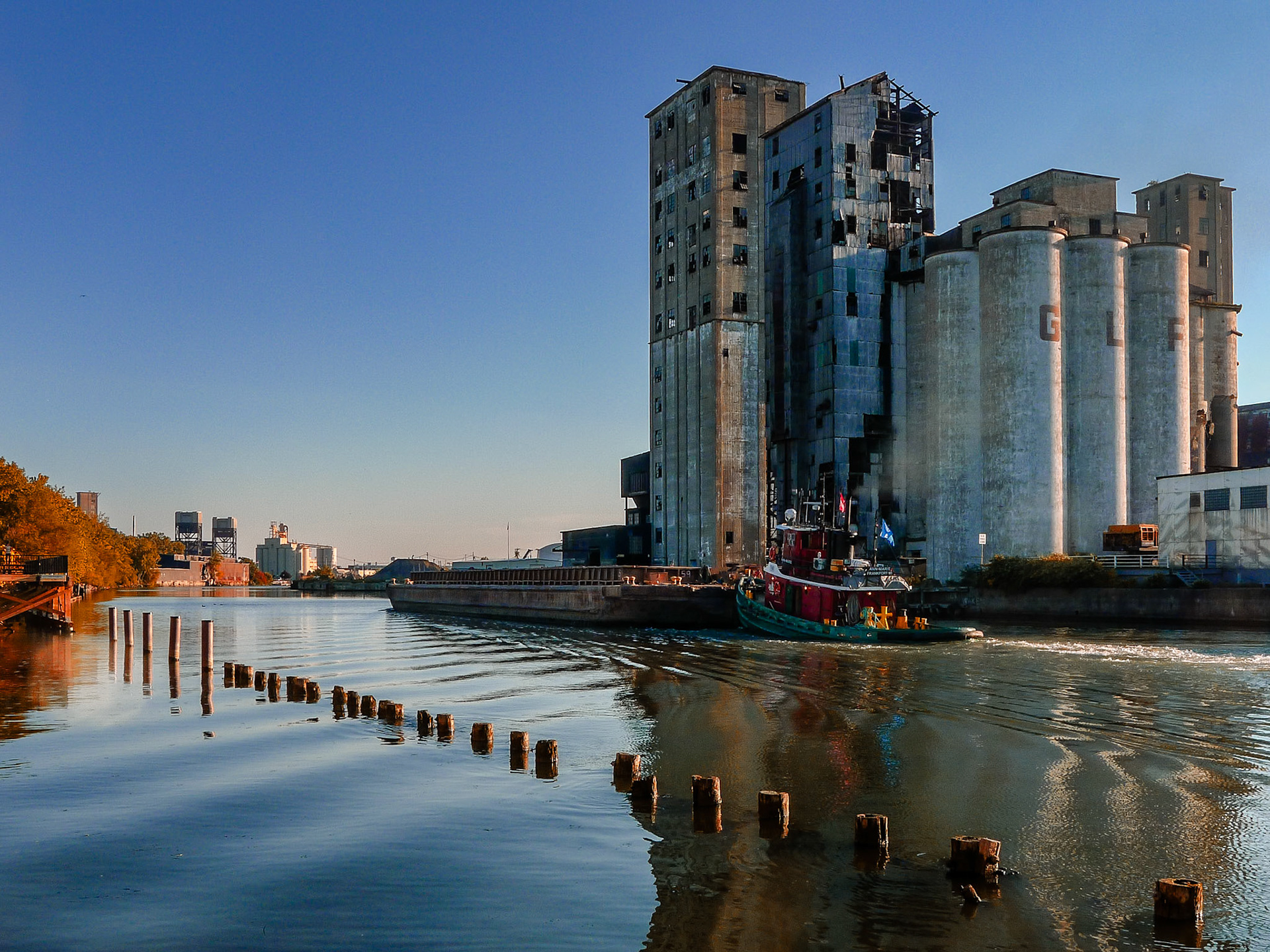 Tug with Barge, Buffalo, NY (2011)