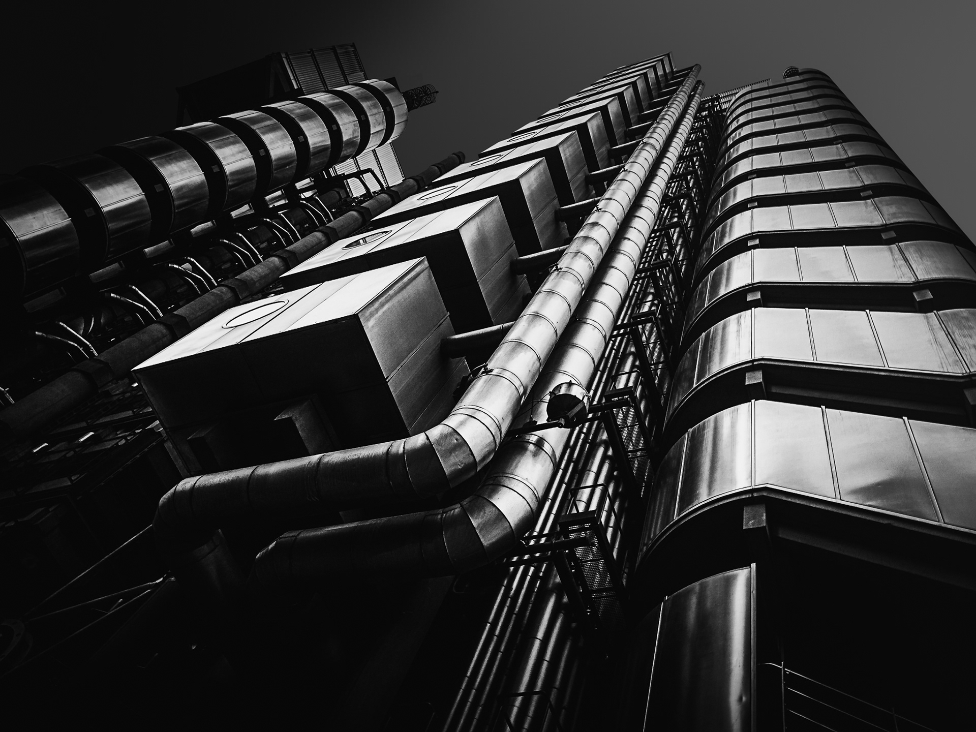 Architectural Exoskeleton: Lloyd's of London