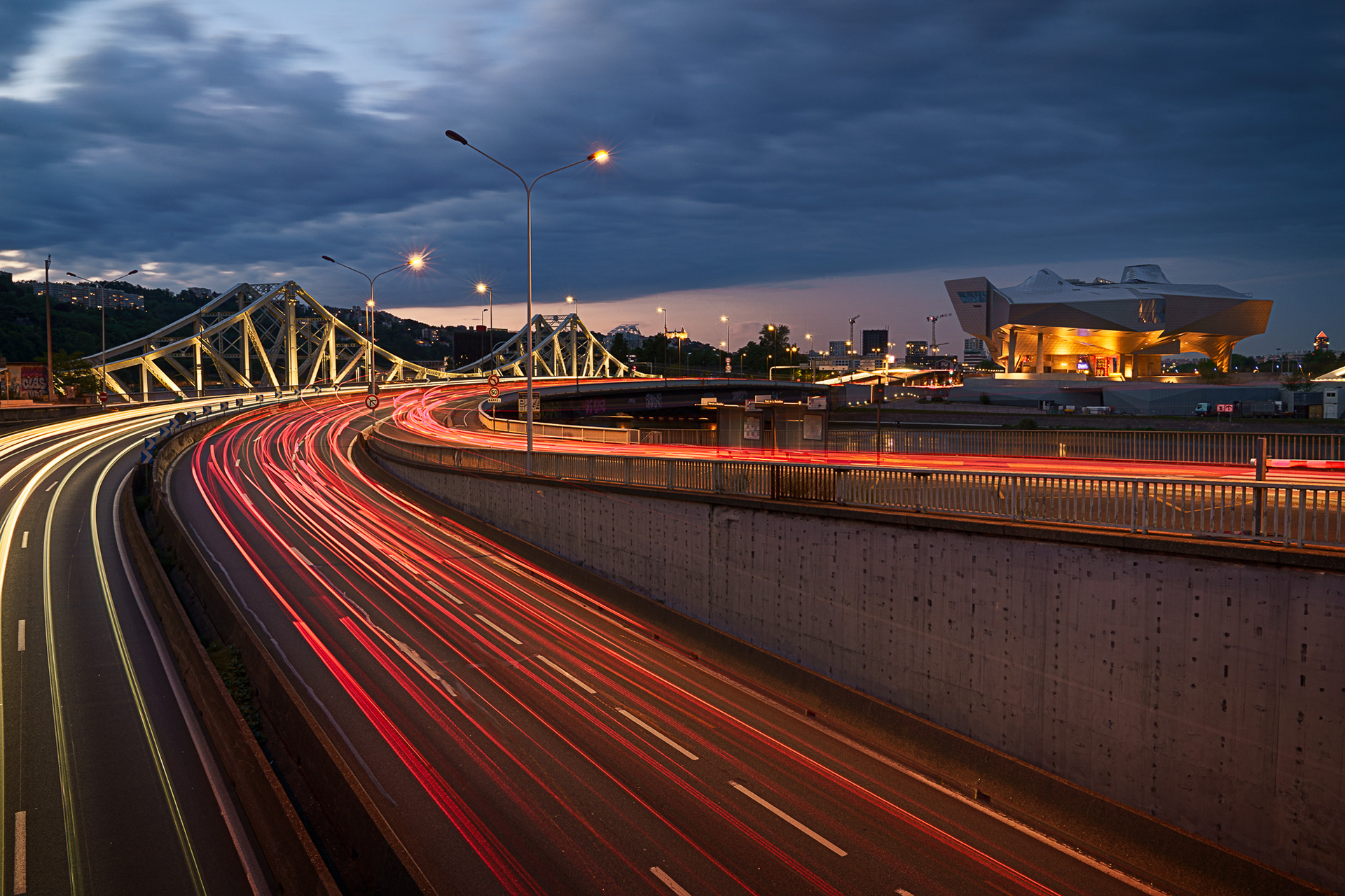 La Mulatière railway bridge and the Confluences Museum