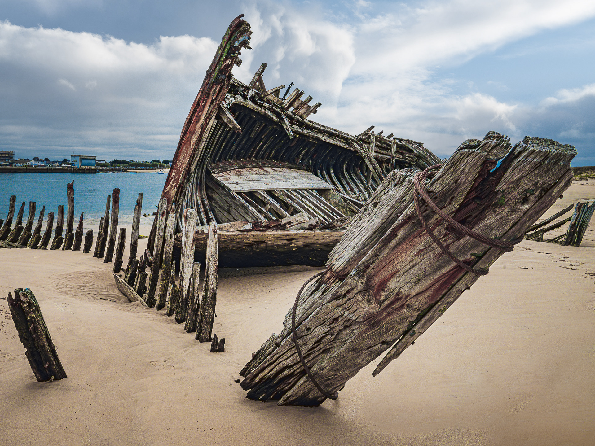 Boats cemetery "Le Magouër"