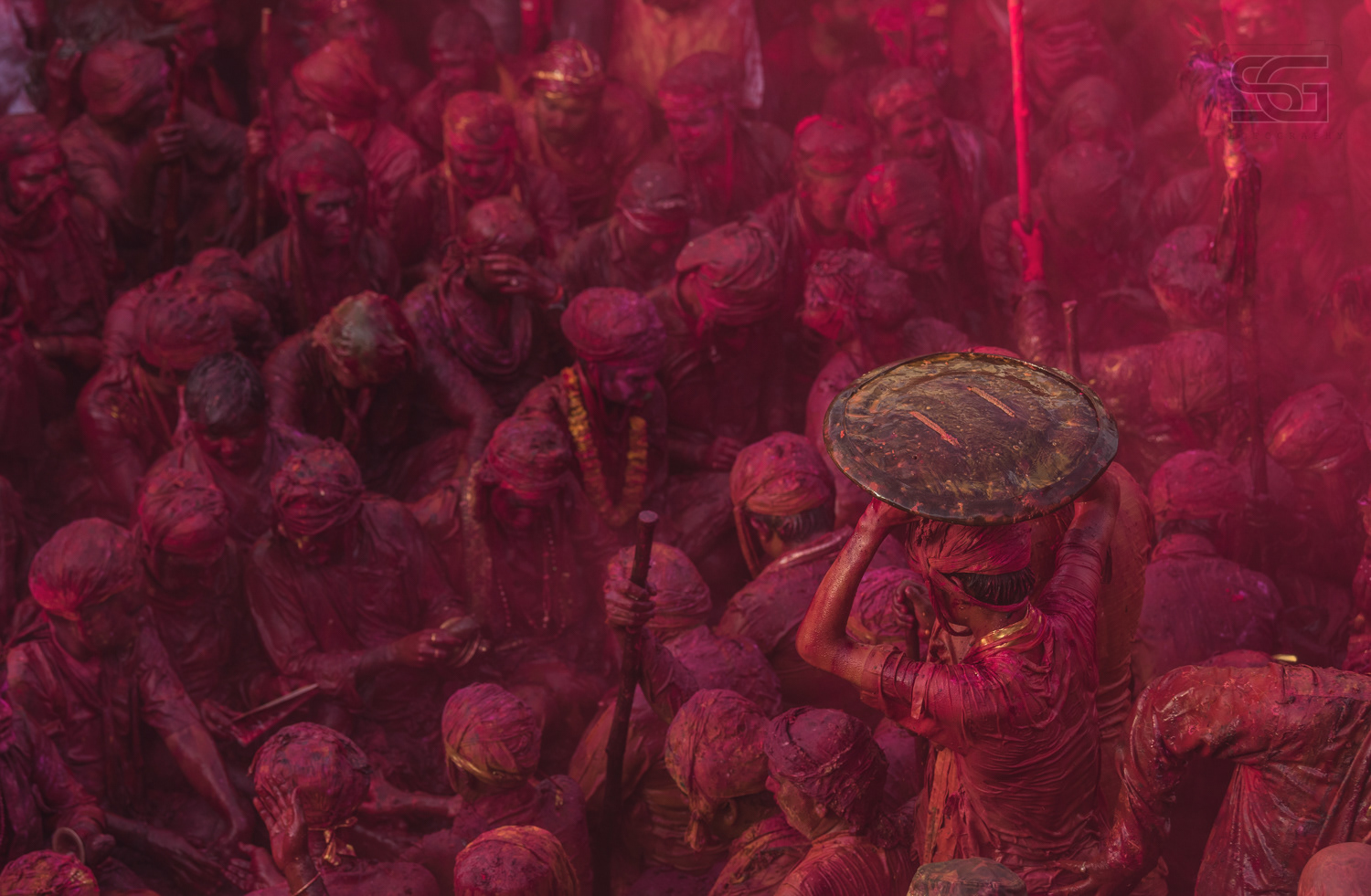 Samaj singling songs and celebrating festival of colours, Barsana / Nandgaon, Mathura, India