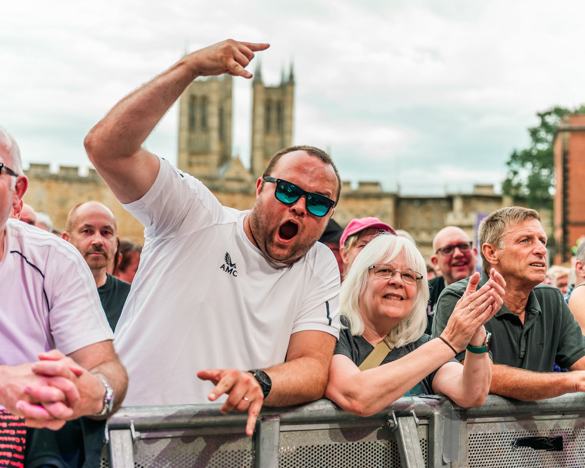 CROWD @ LIVE AT LINCOLN CASTLE