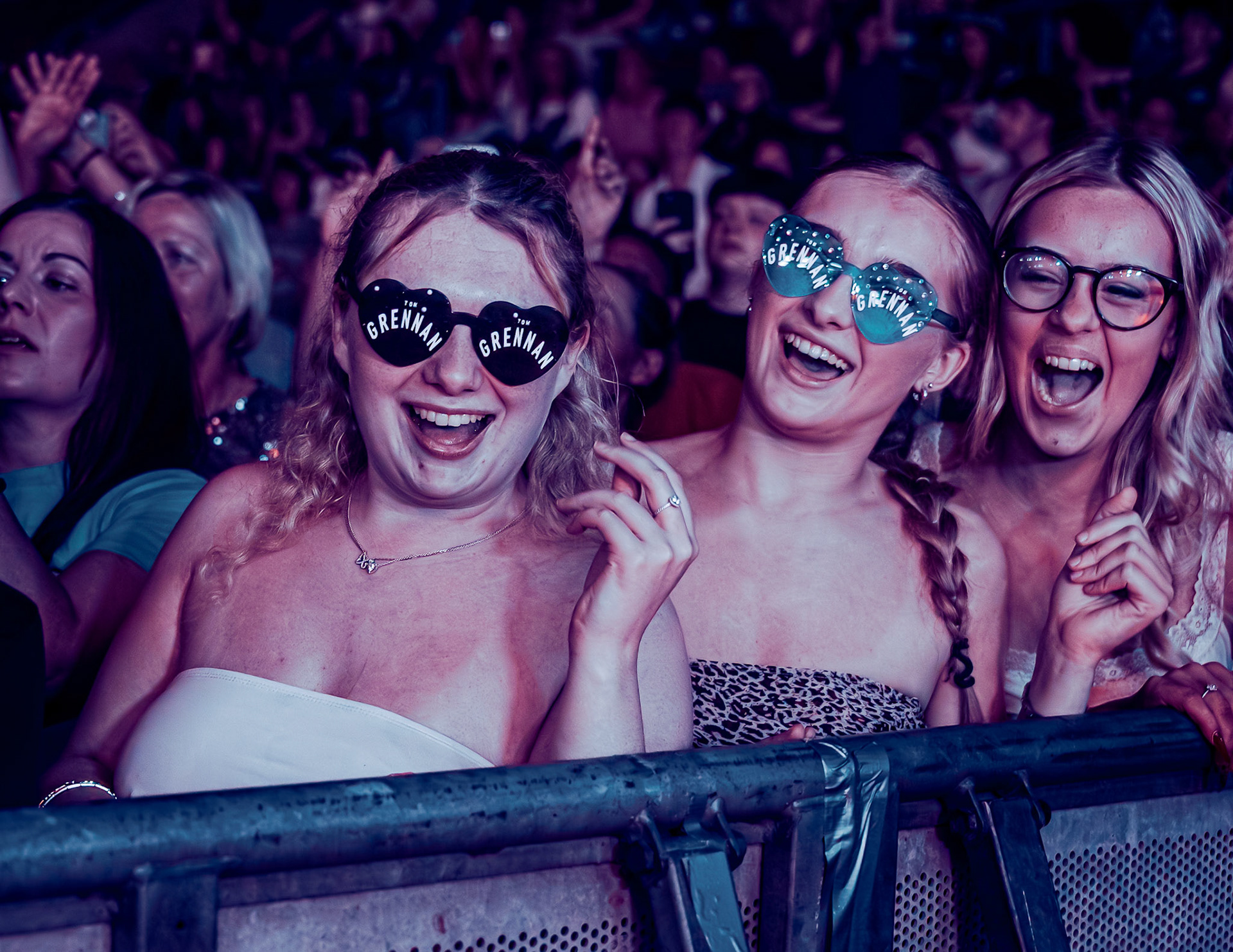 CROWD @ TOM GRENNAN