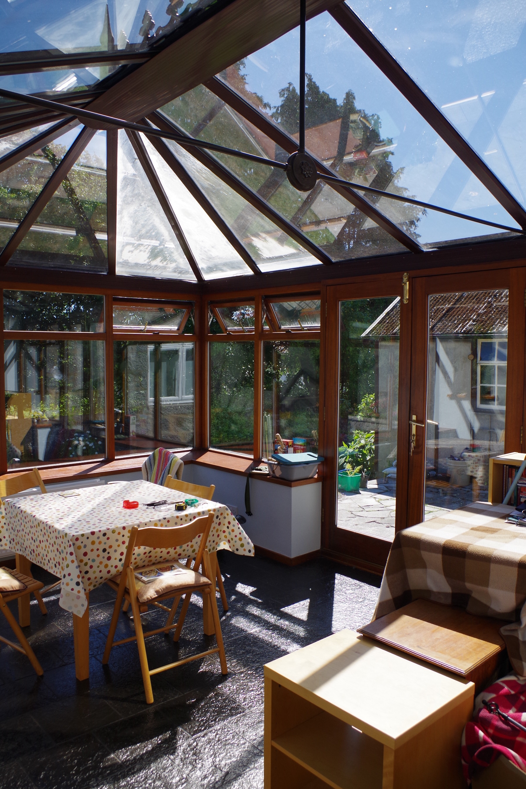 Failed glazing in an overheating conservatory