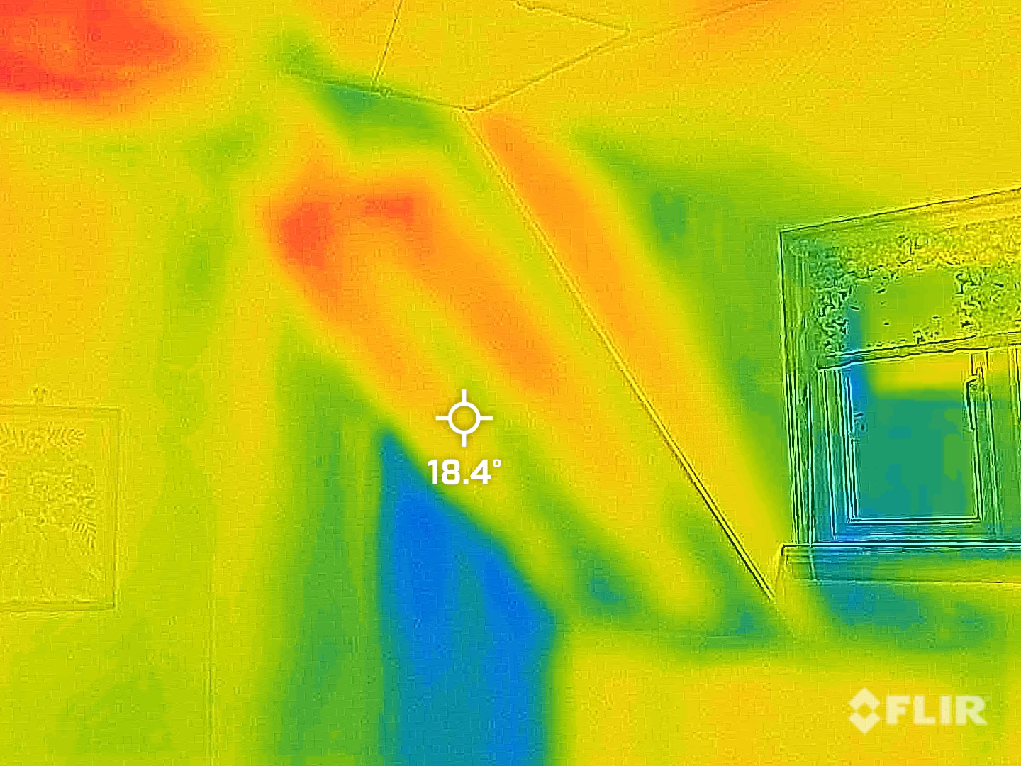 Incomplete insulation in the roof space