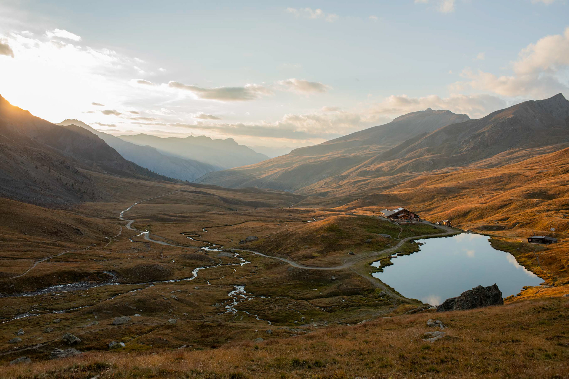 Refuge et lac de la blanche - Queyras