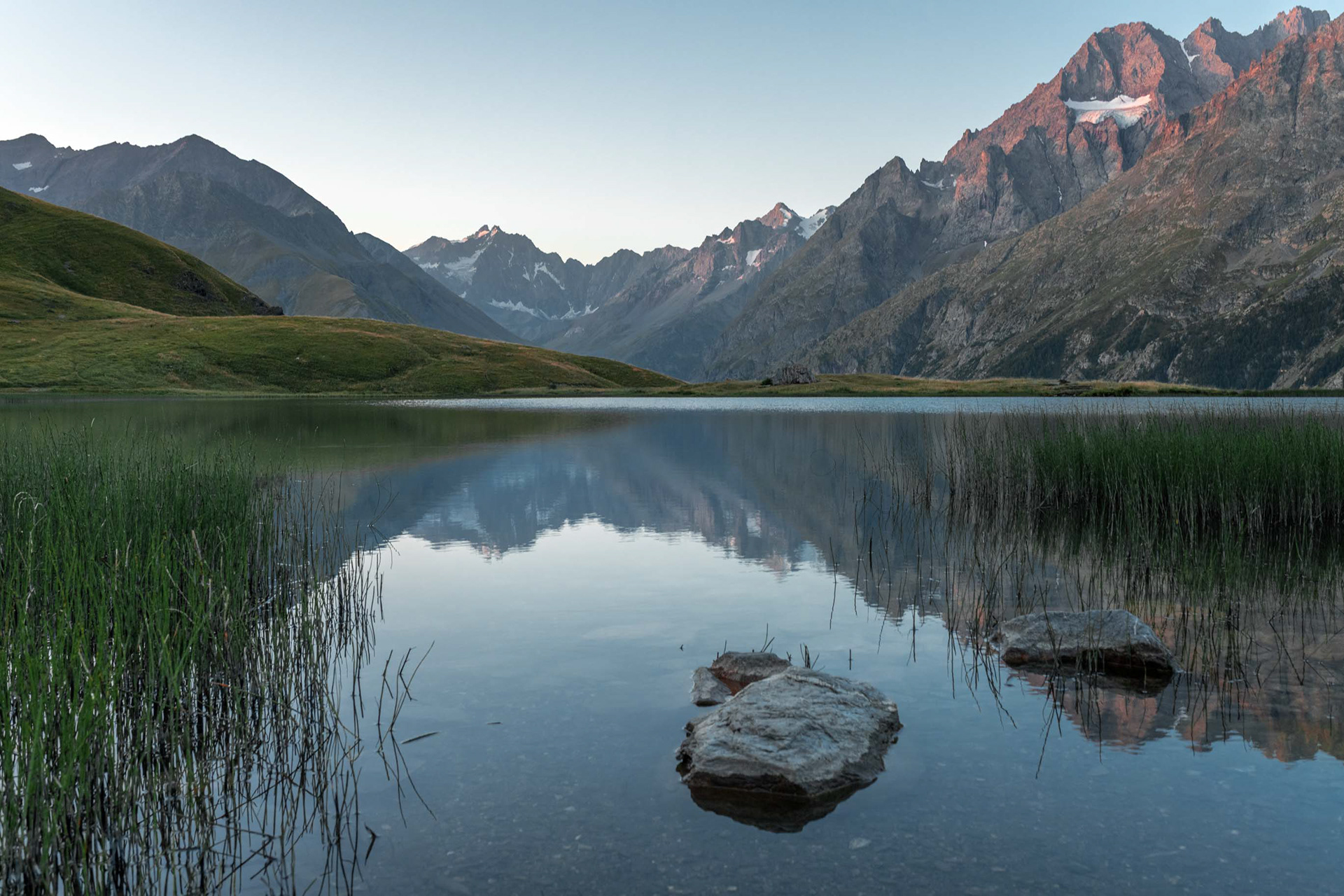 Lever de soleil au lac du Pontet - Ecrins