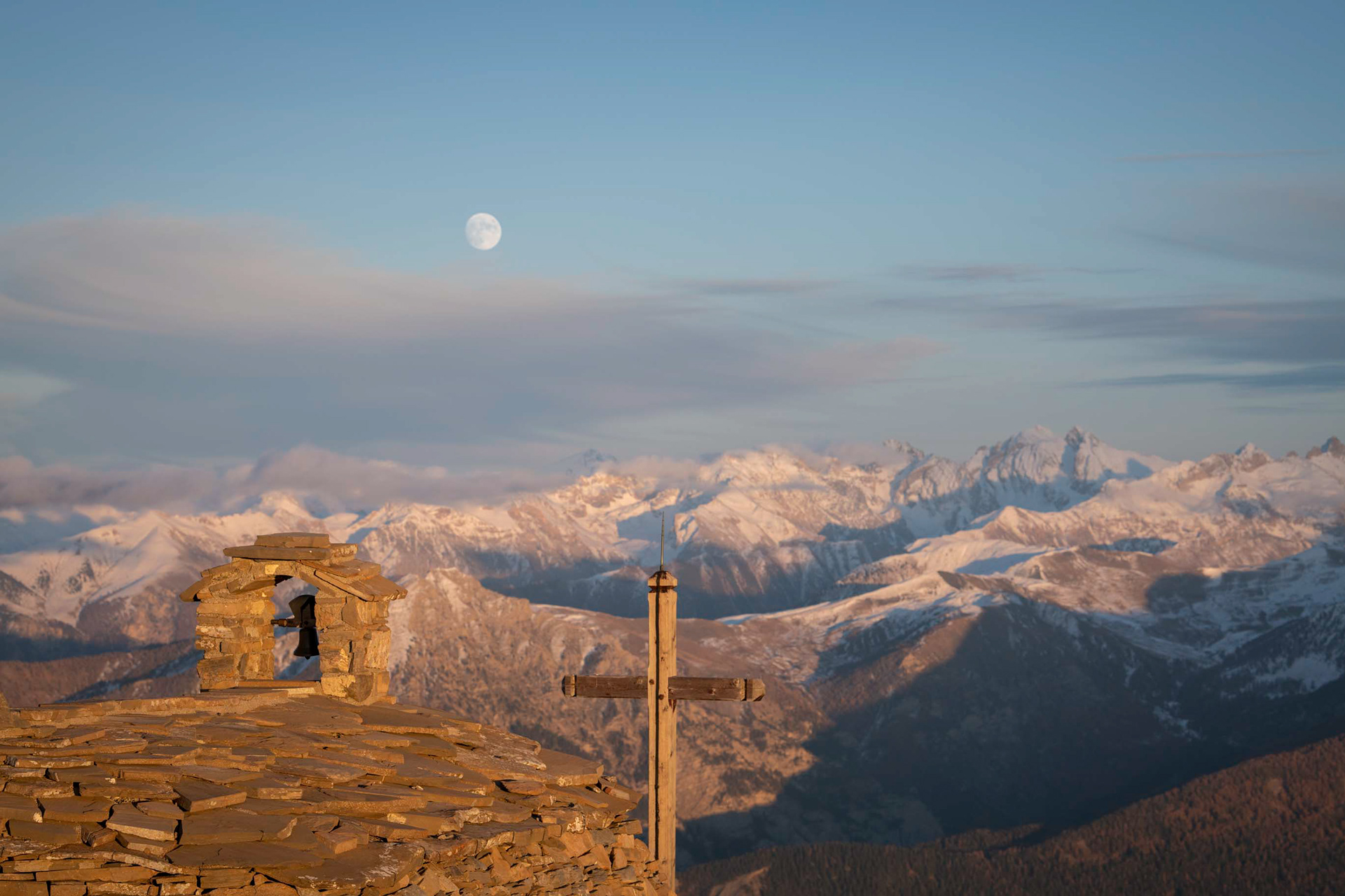 Chapelle du mont Guillaume et massif de la font sancte - Queyras