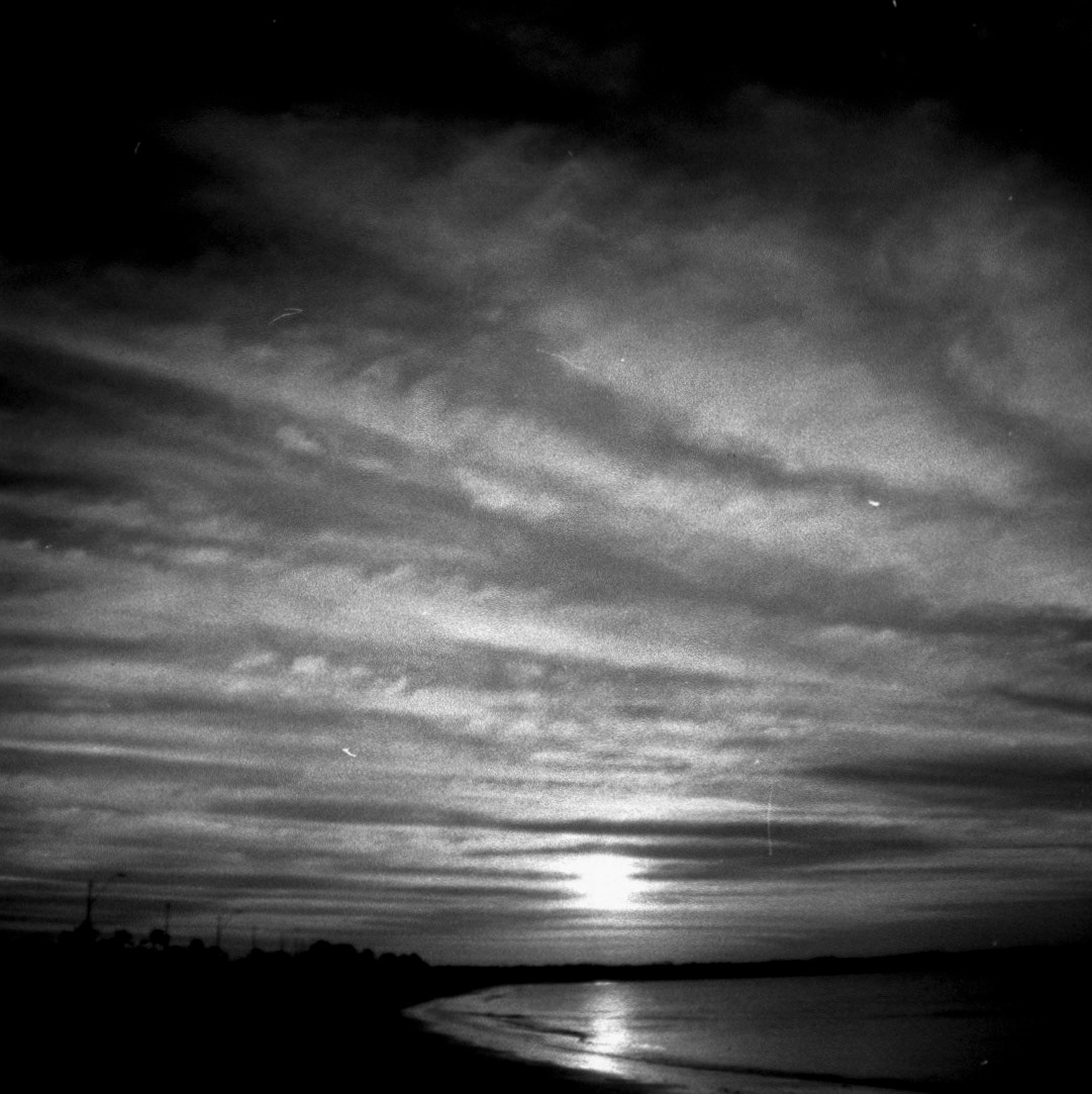 Sun's goodby_B&W 35 mm film, ISO 400