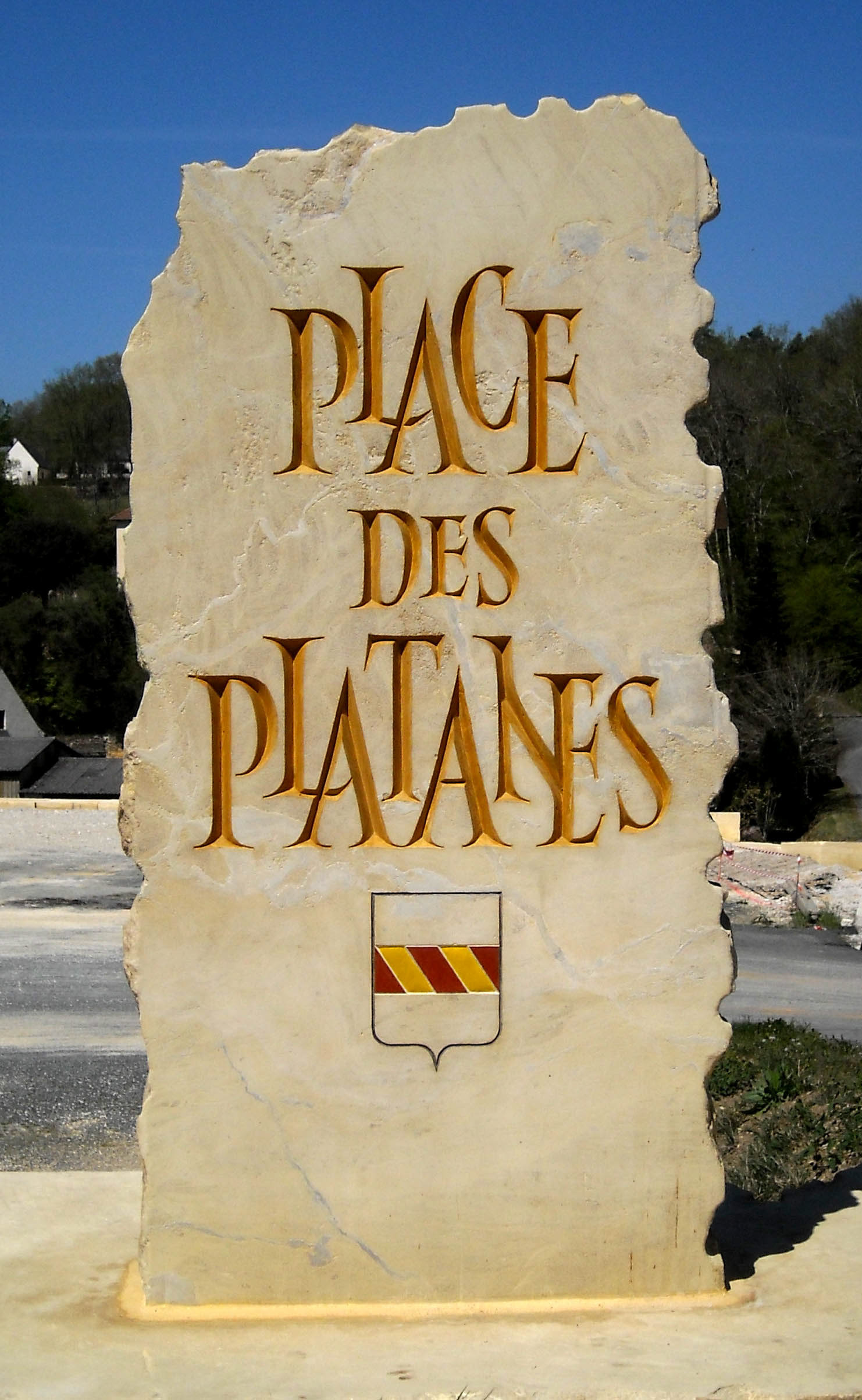 Monument - Carlux b24