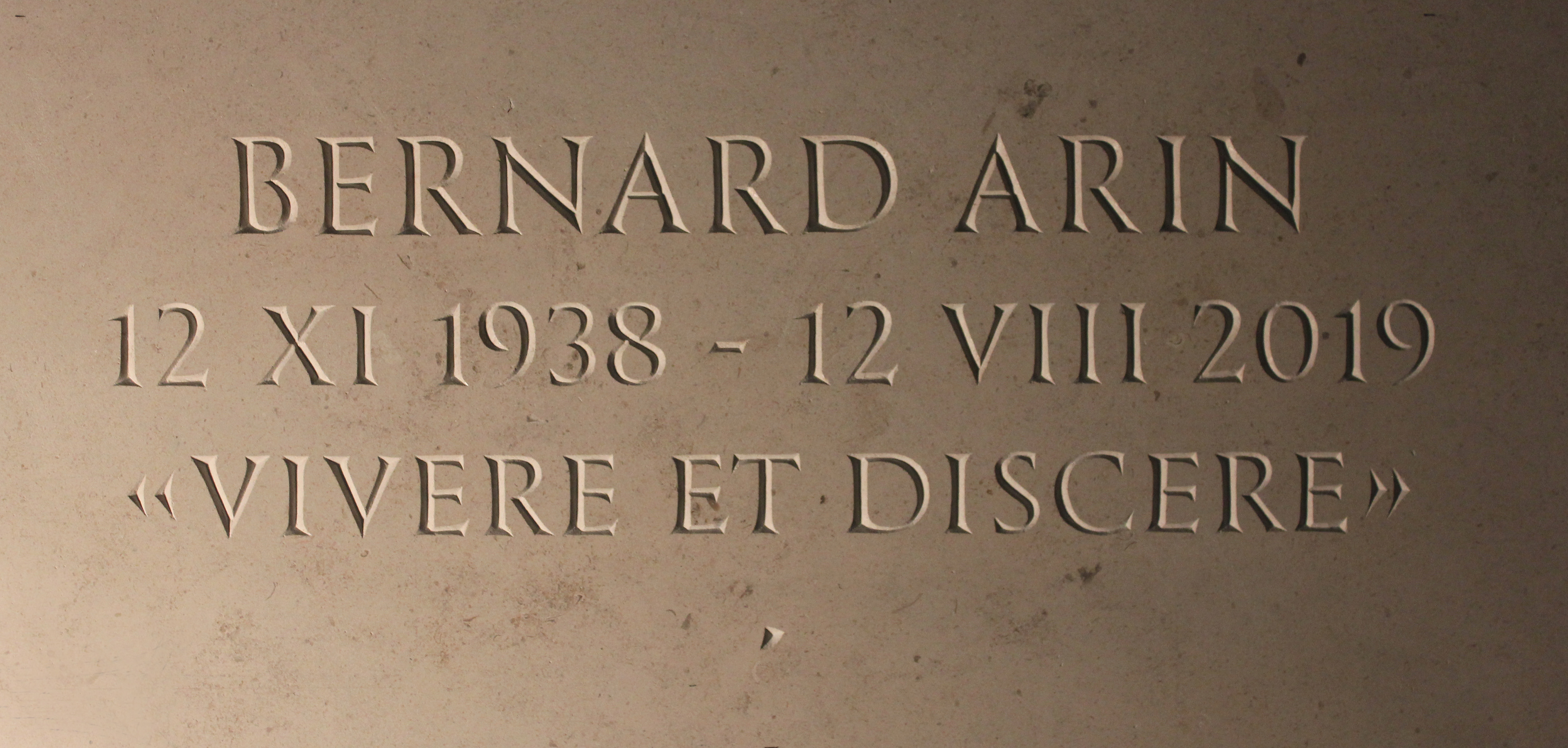 Sur le caveau de Bernard ARIN