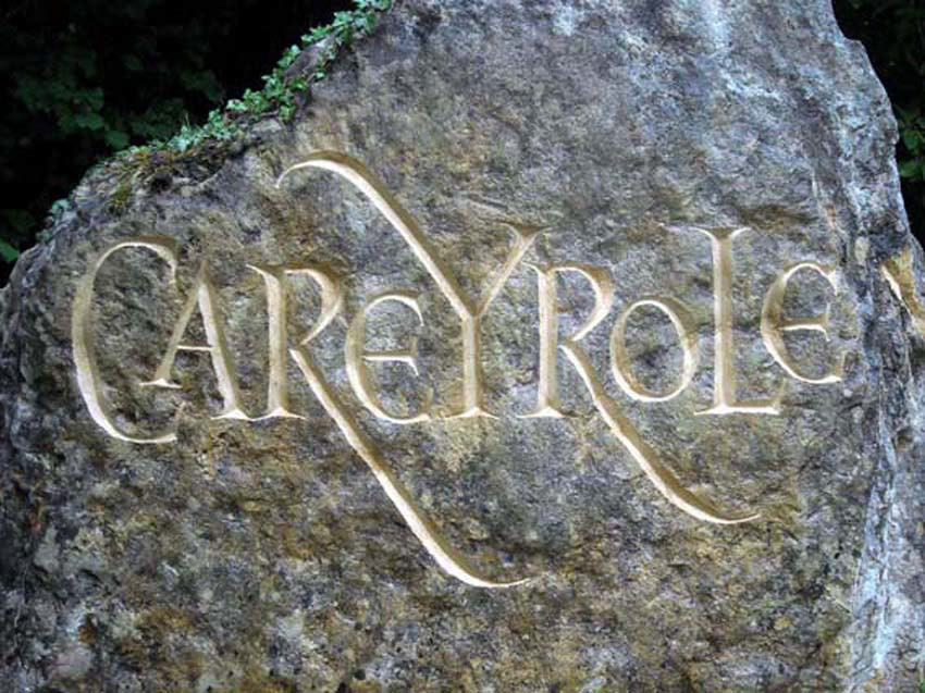 Nom de lieu sur un rocher