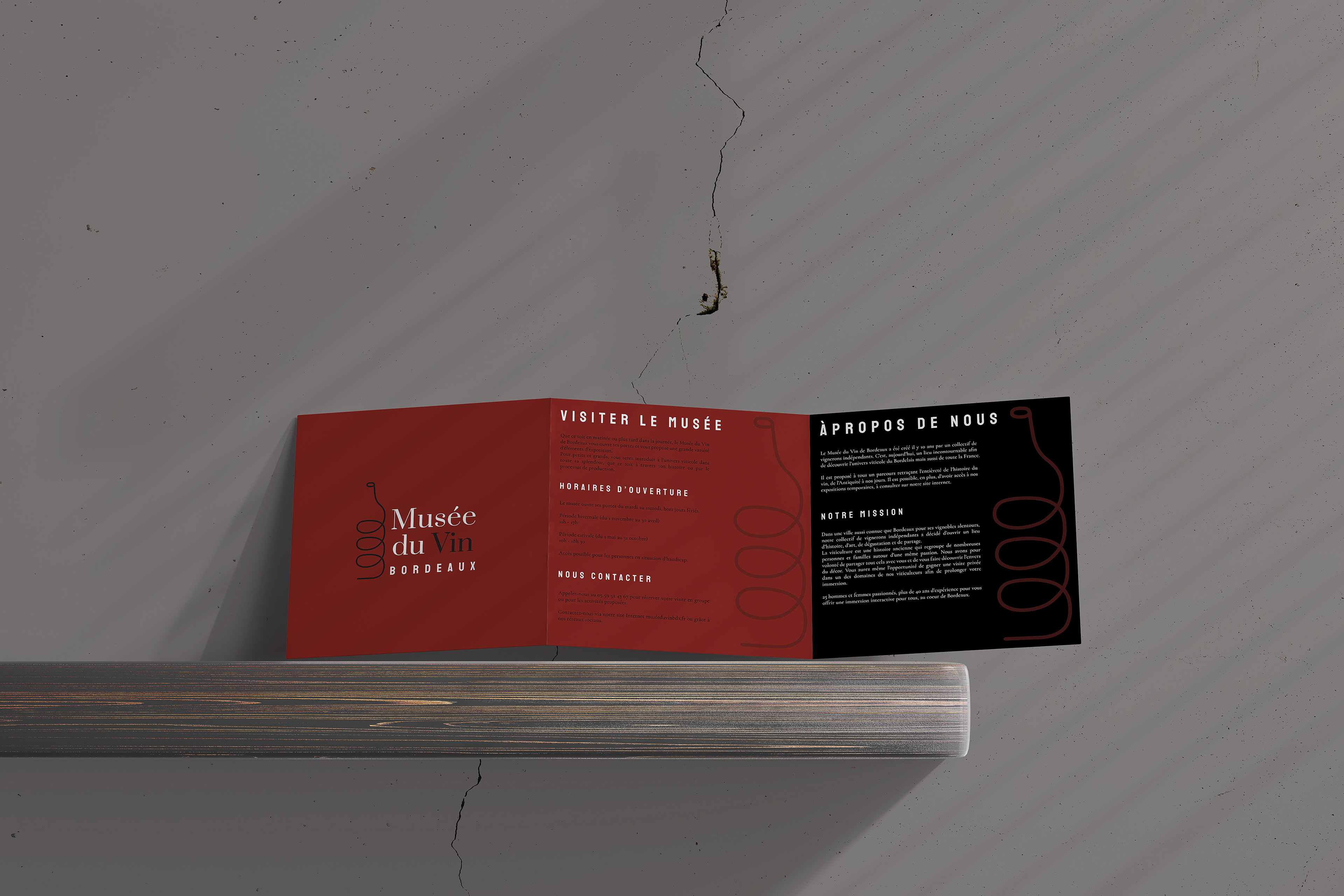 Une brochure trifold à consulter lors de sa visite