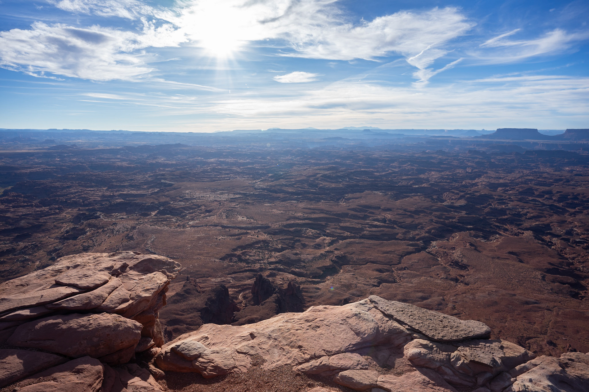 Looking towards the heart of Canyonlands NP, at the conjuntion of the Colorado and Green Rivers
