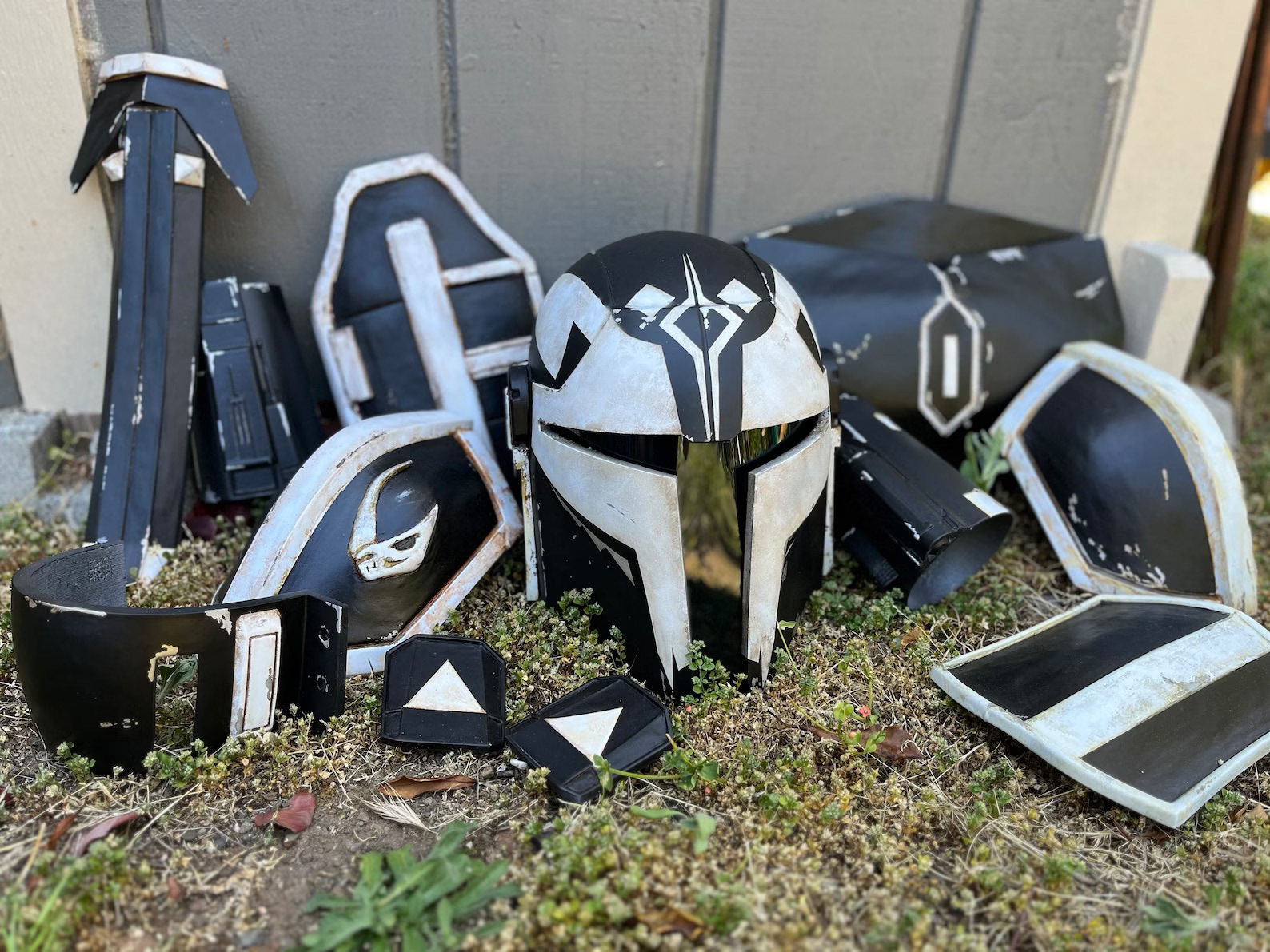 3D Printed Black and White Mandalorian armor.  Jun 2023.