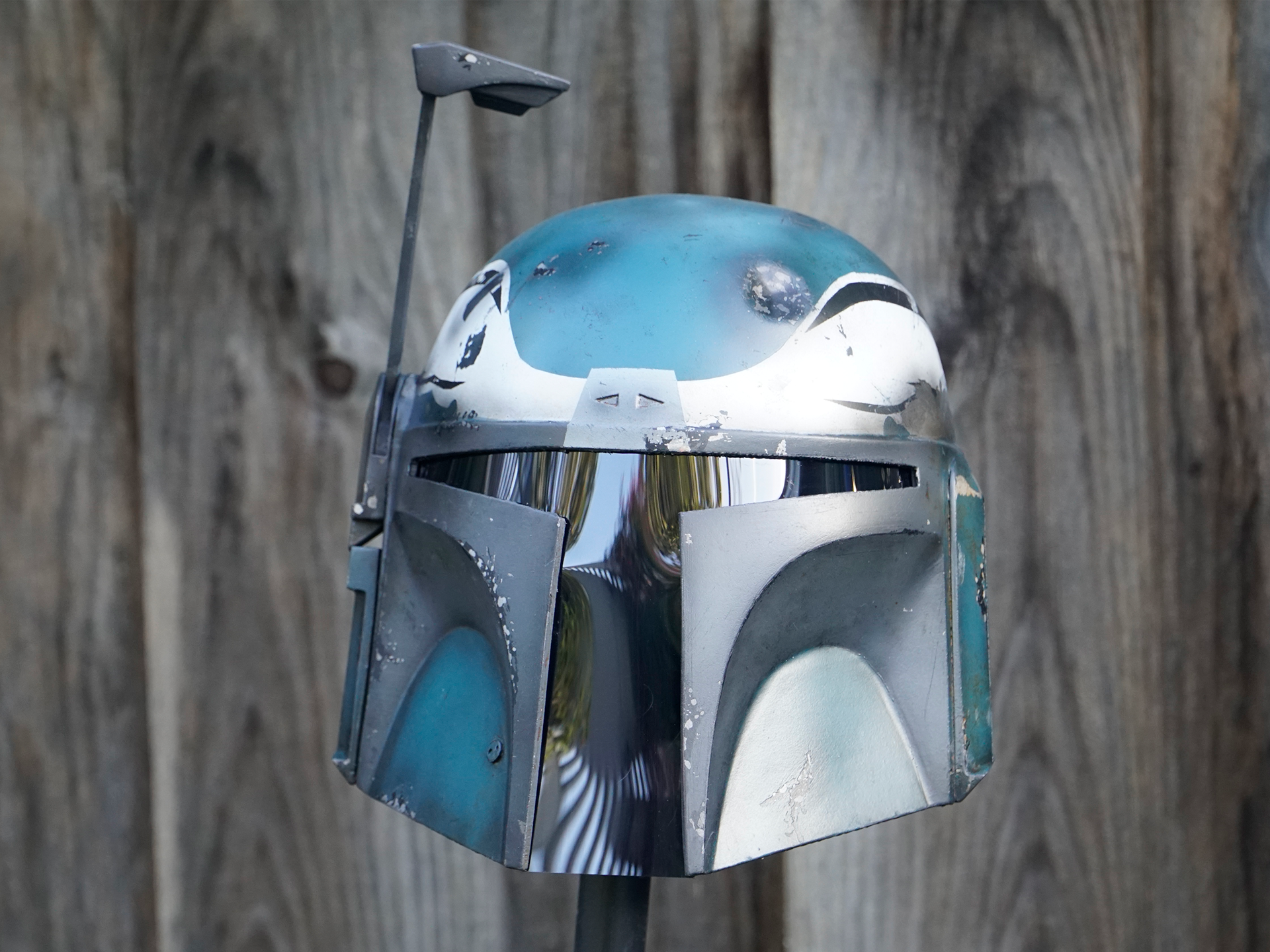 3D printed Eagles Mandalorian helmet. Feb 2025.