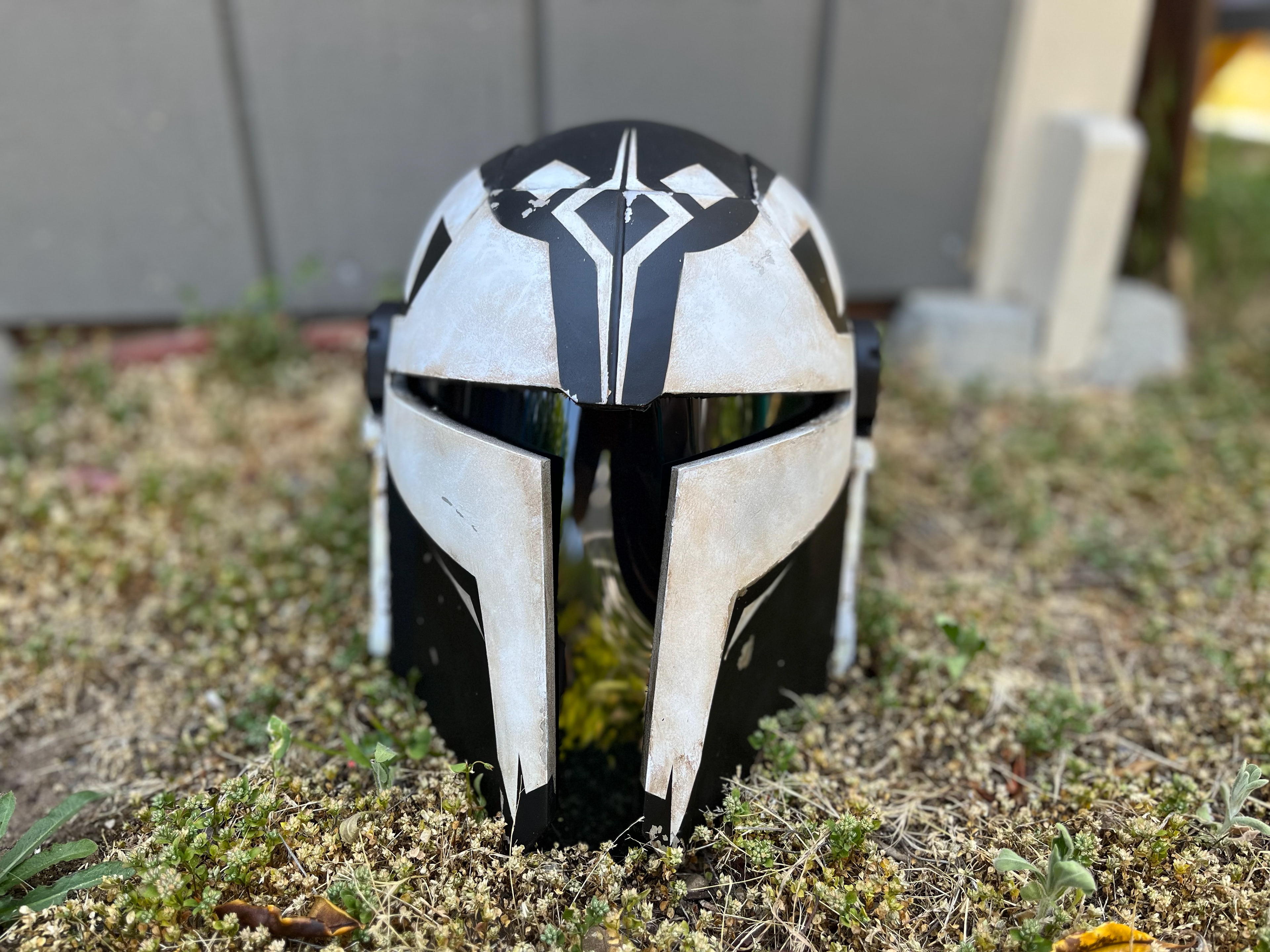 3D Printed Mandalorian helmet (Fulcrum). Digital files from AlterEgoArmory. May 2023.