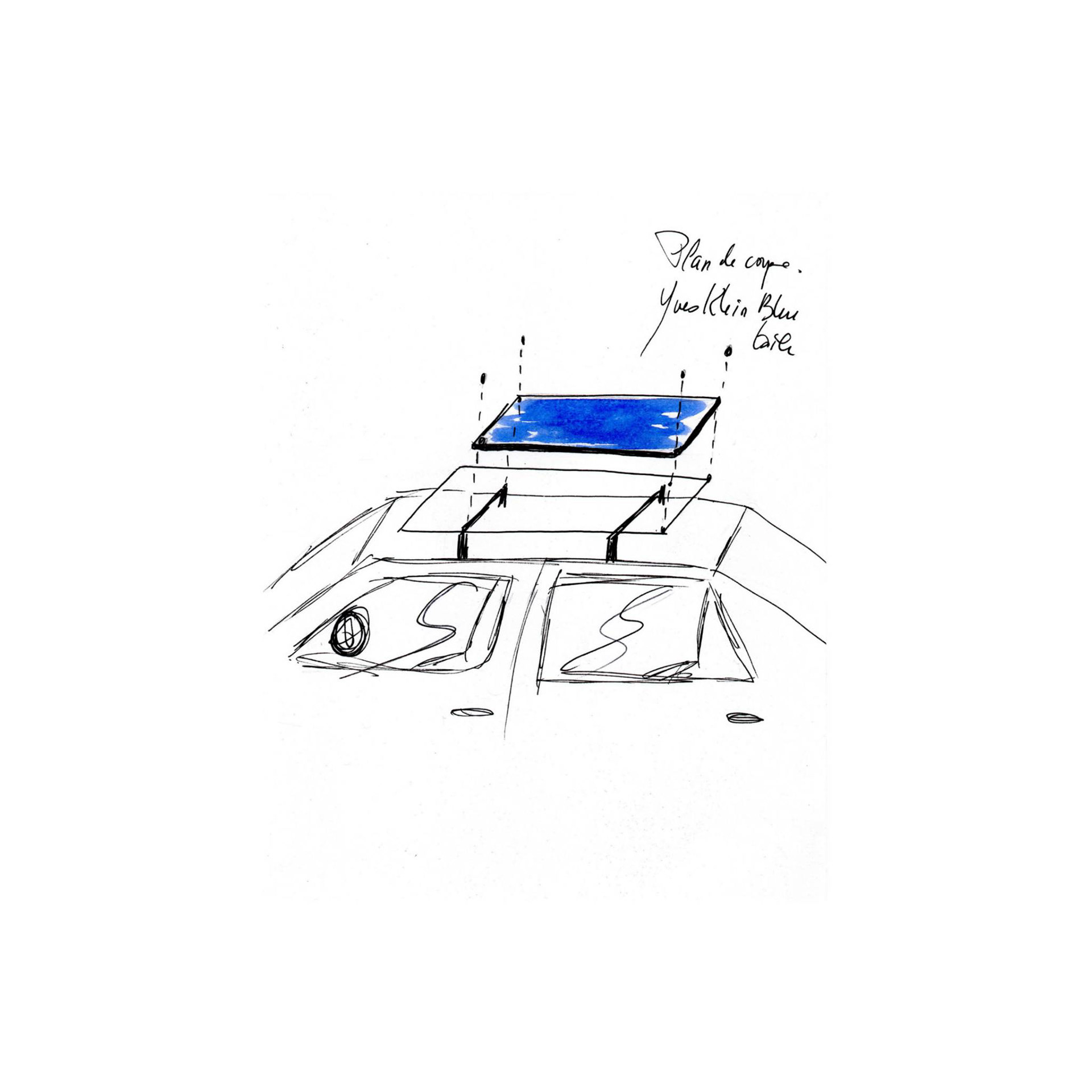 2023_Toile bleue sur le toit de la voiture_Altération des élements sur une oeuvre