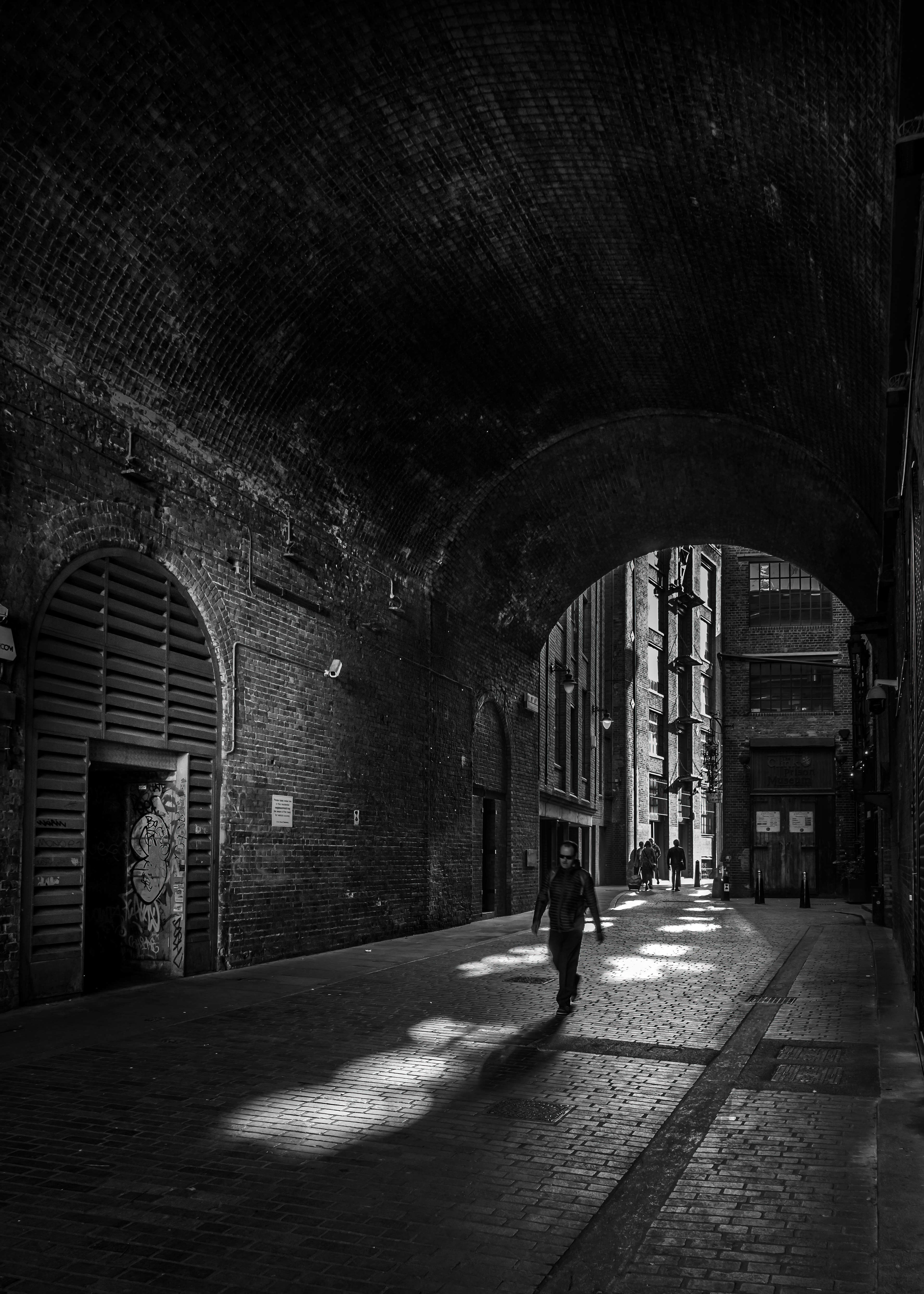 Shades of light / Clink street tunnel, London, March 2022