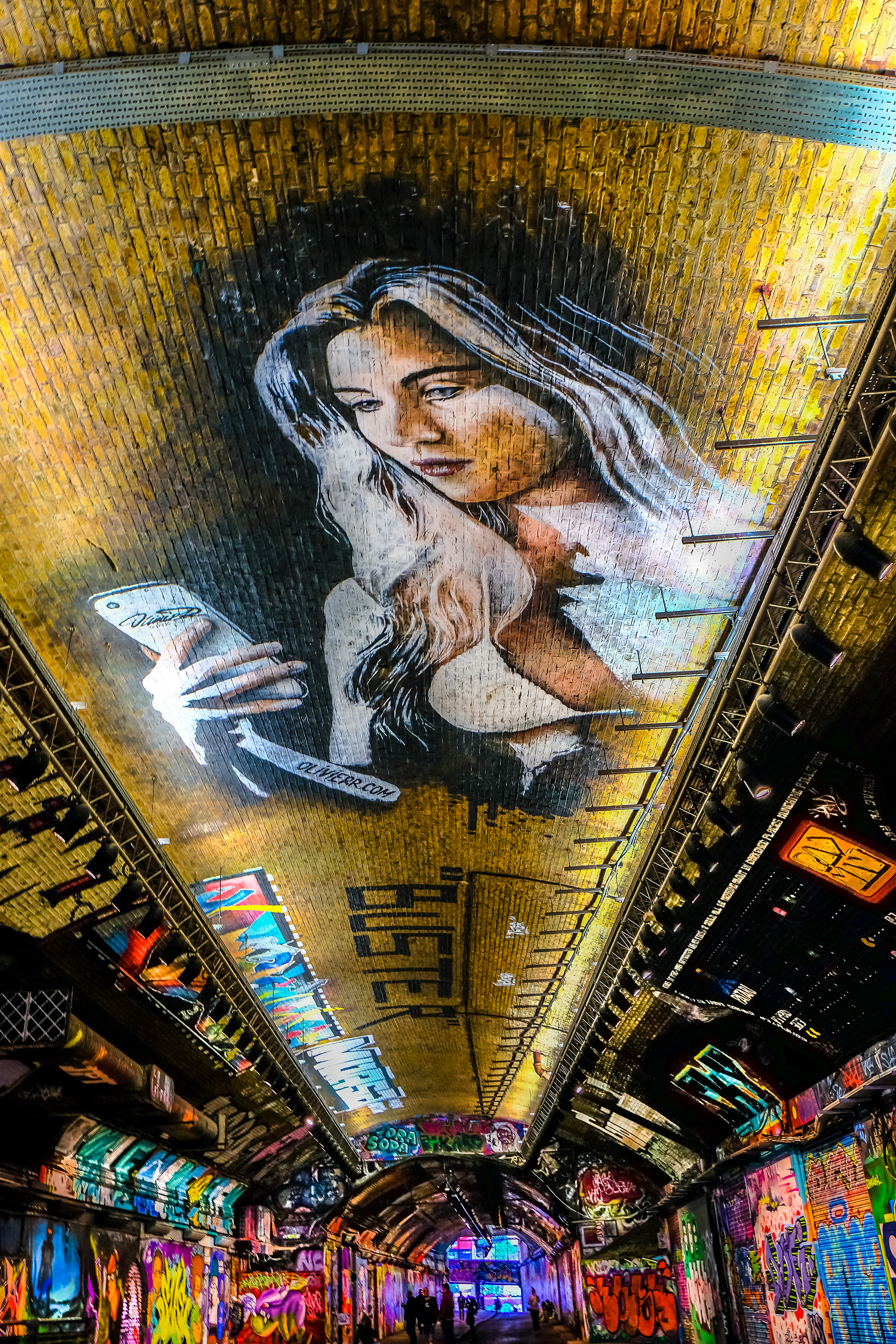 Face time / Leake street, London, September 2020