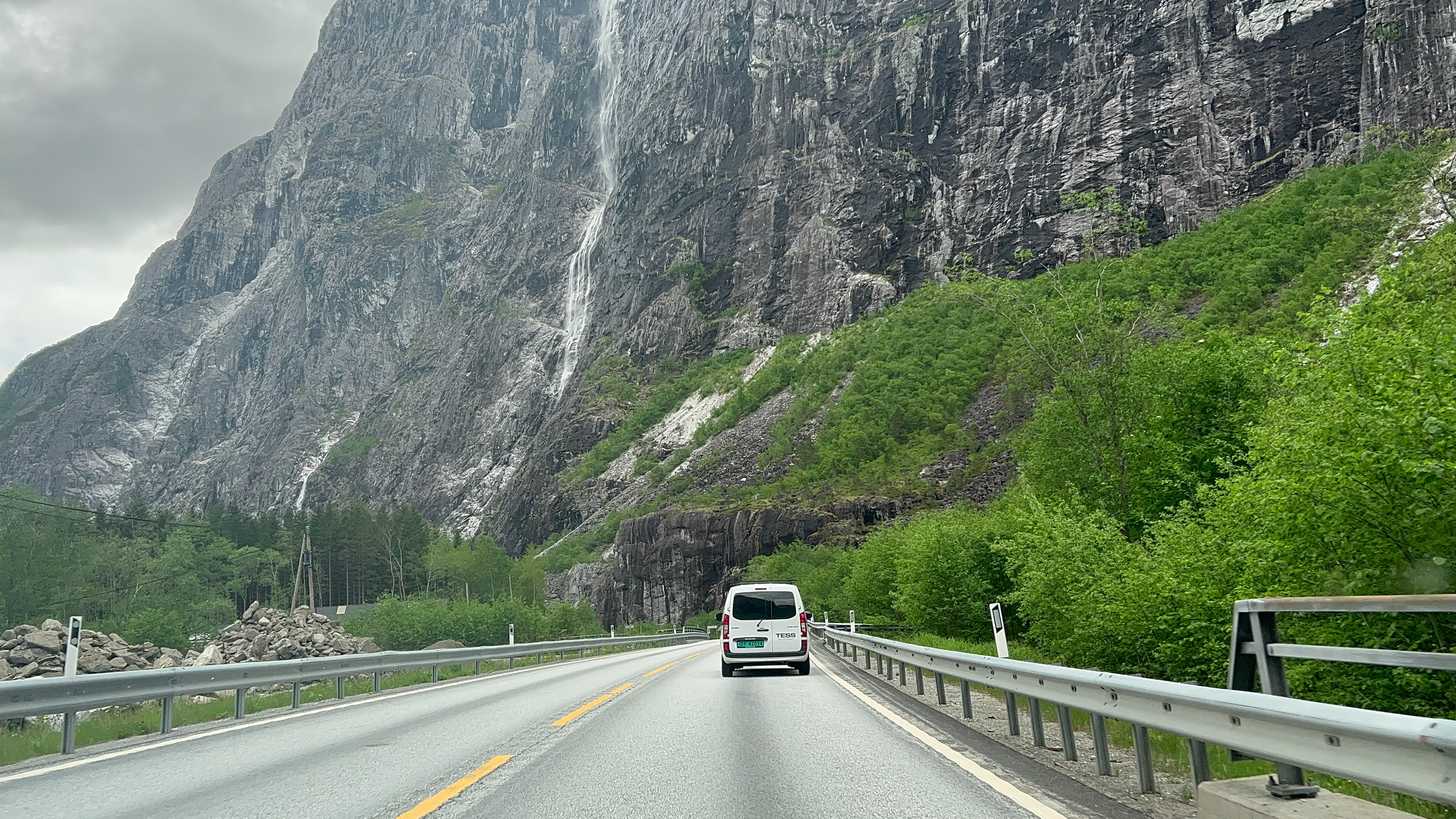 E16 between Voss and Gudvangen