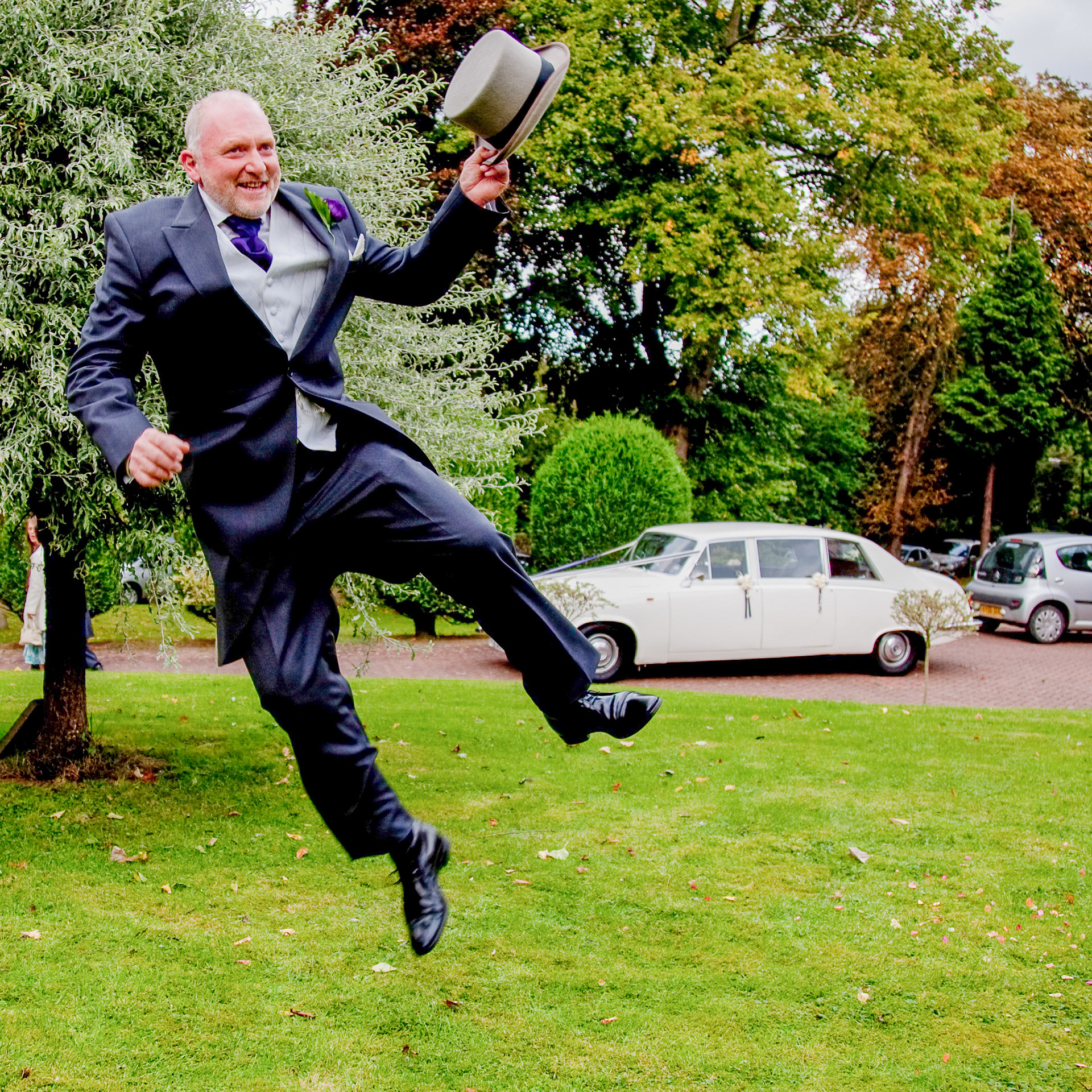 Father of the bride photos make excellent fun.