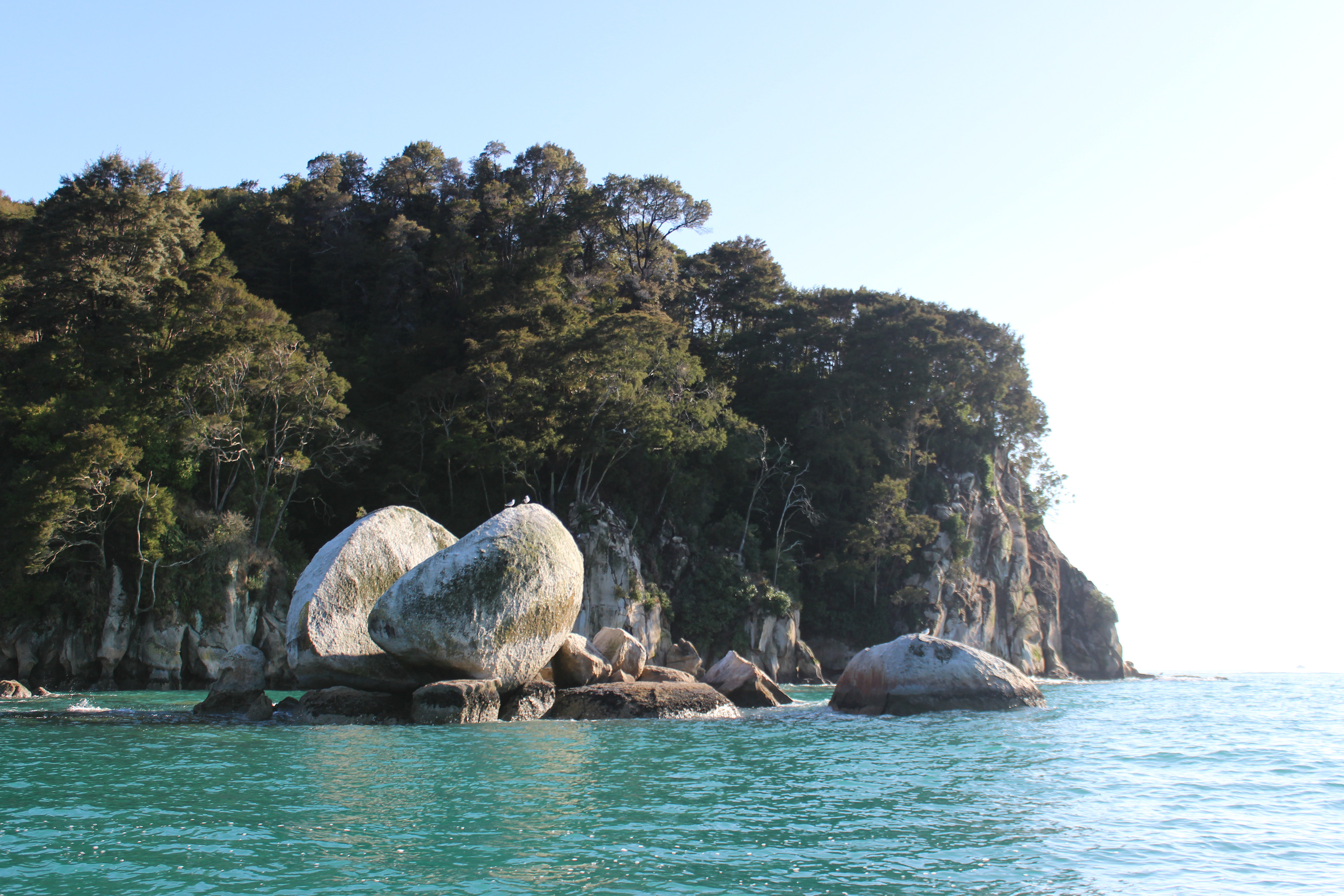 Split Apple Rock in Abel Tasman National Park