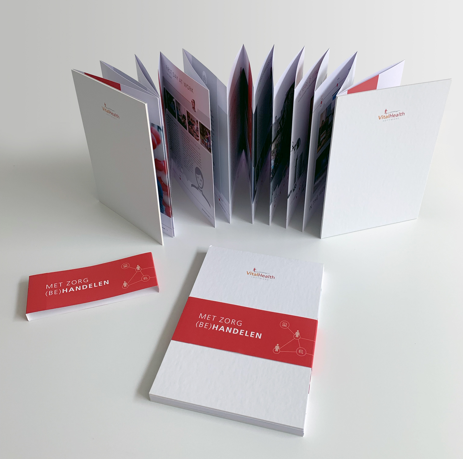 Yearbook zigzag book doublesided hardcover - VitalHealth Software