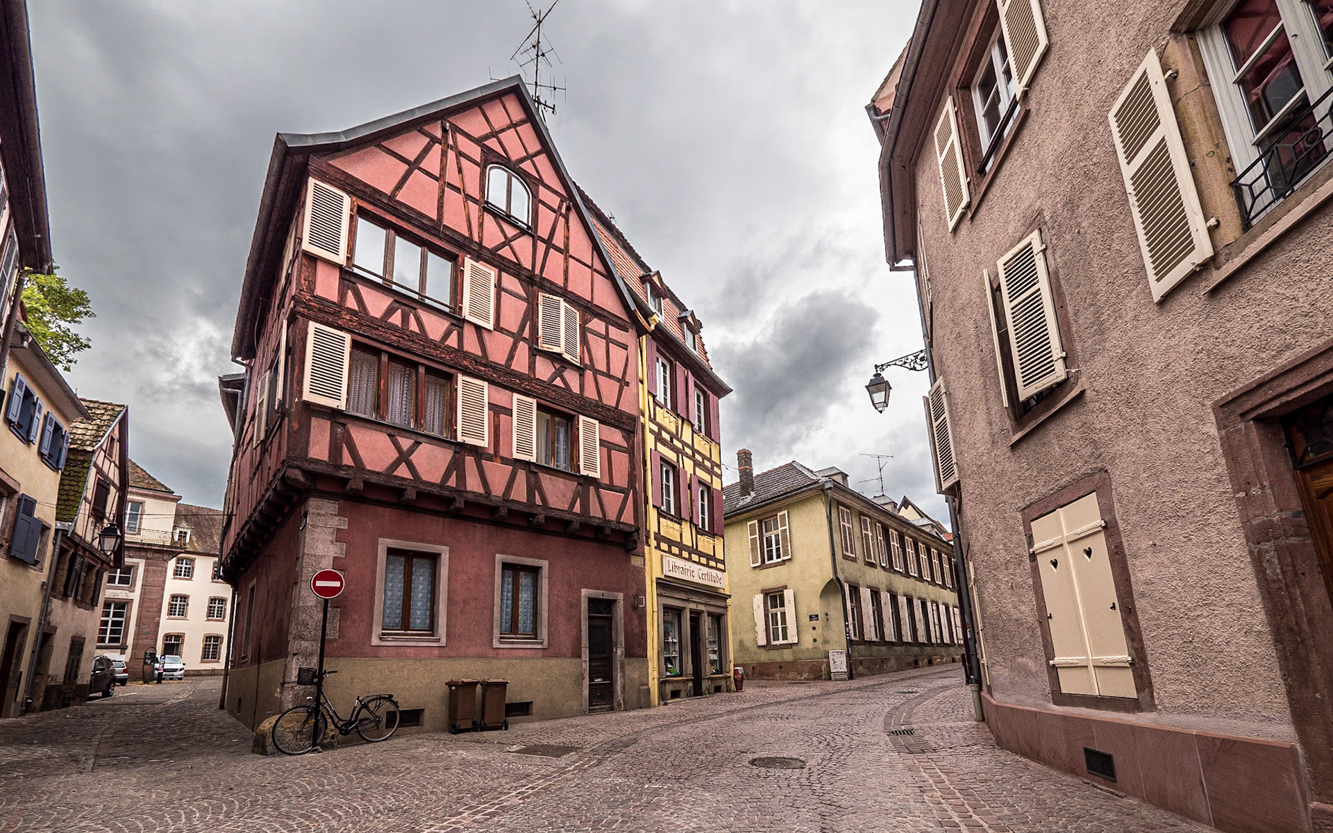 Place des Six montagnes Noires, Colmar