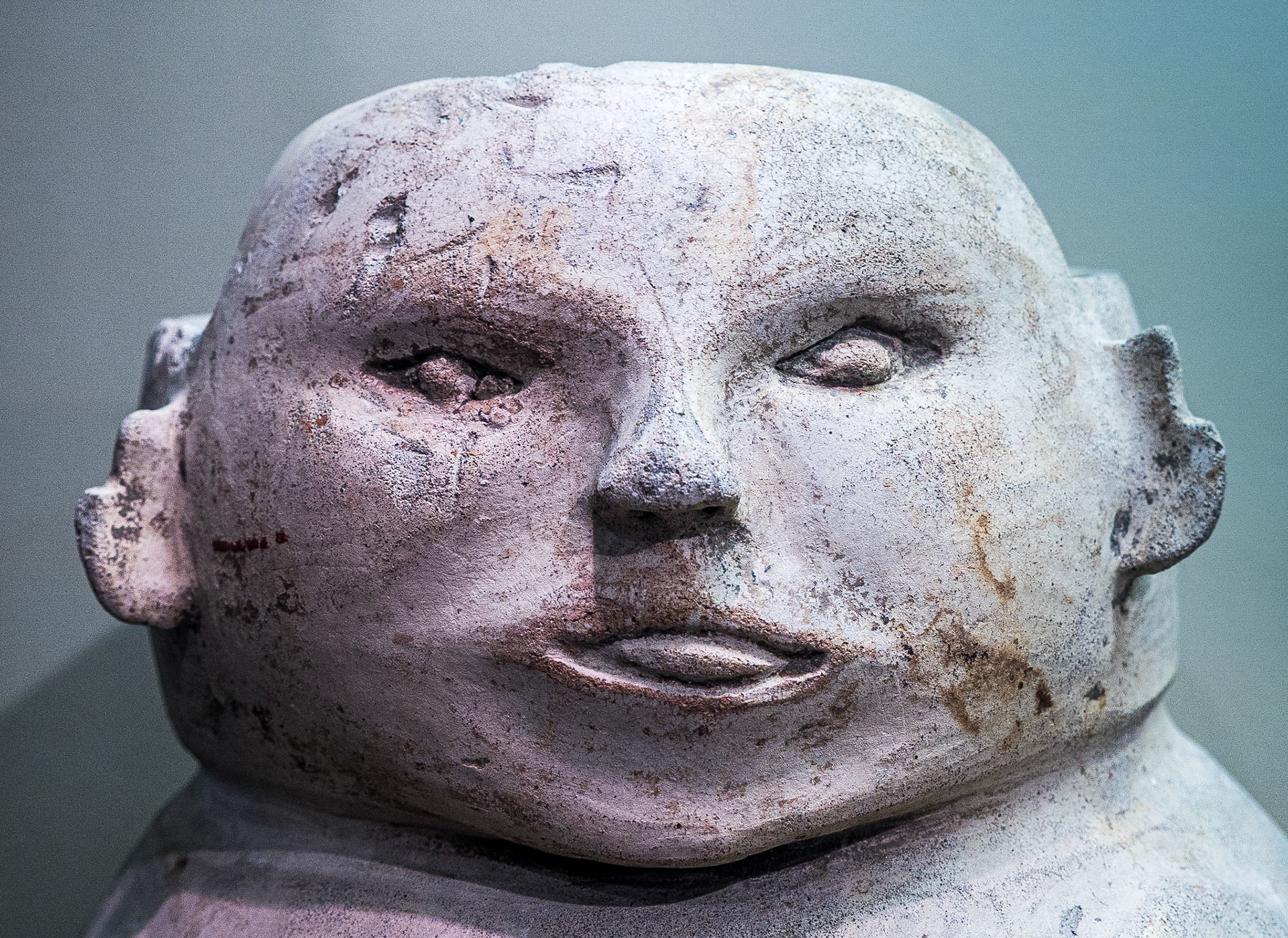 Ceramic burial urn, Peru, AD 1000-1400, Museum of Natural History, Manhattan, 19 Nov 2015