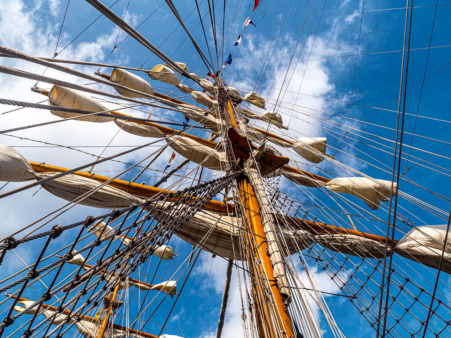 Mexican sailing ship Cuauhtémoc, Sir John Rogerson's Quay, Dublin, 6 Sep 2019
