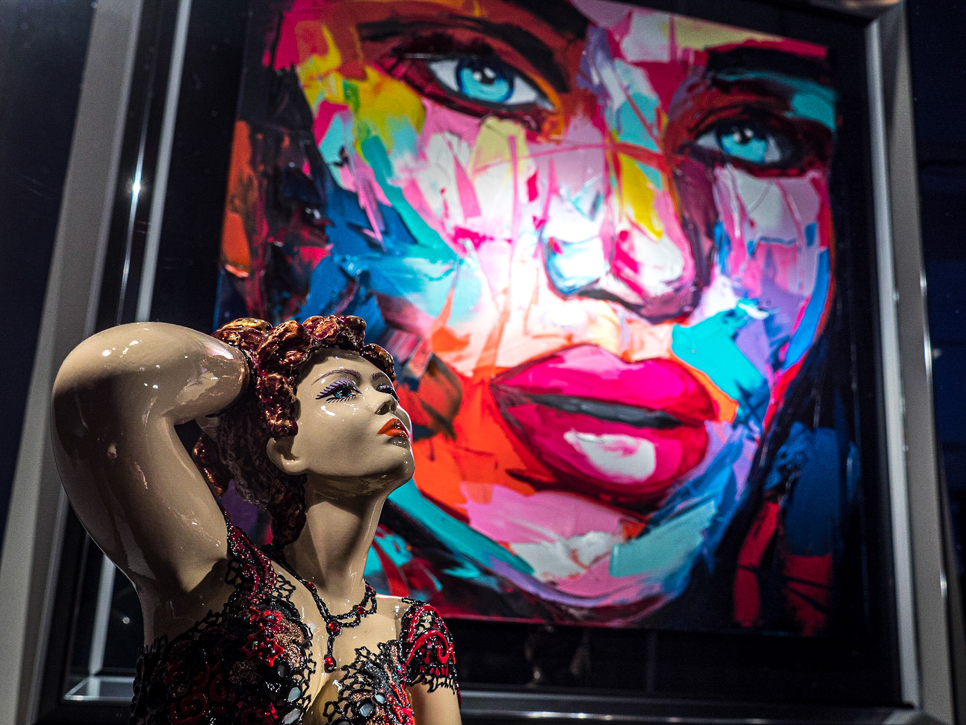 Shop window, the Vieux Bassin, Honfleur, 2 Oct 2019