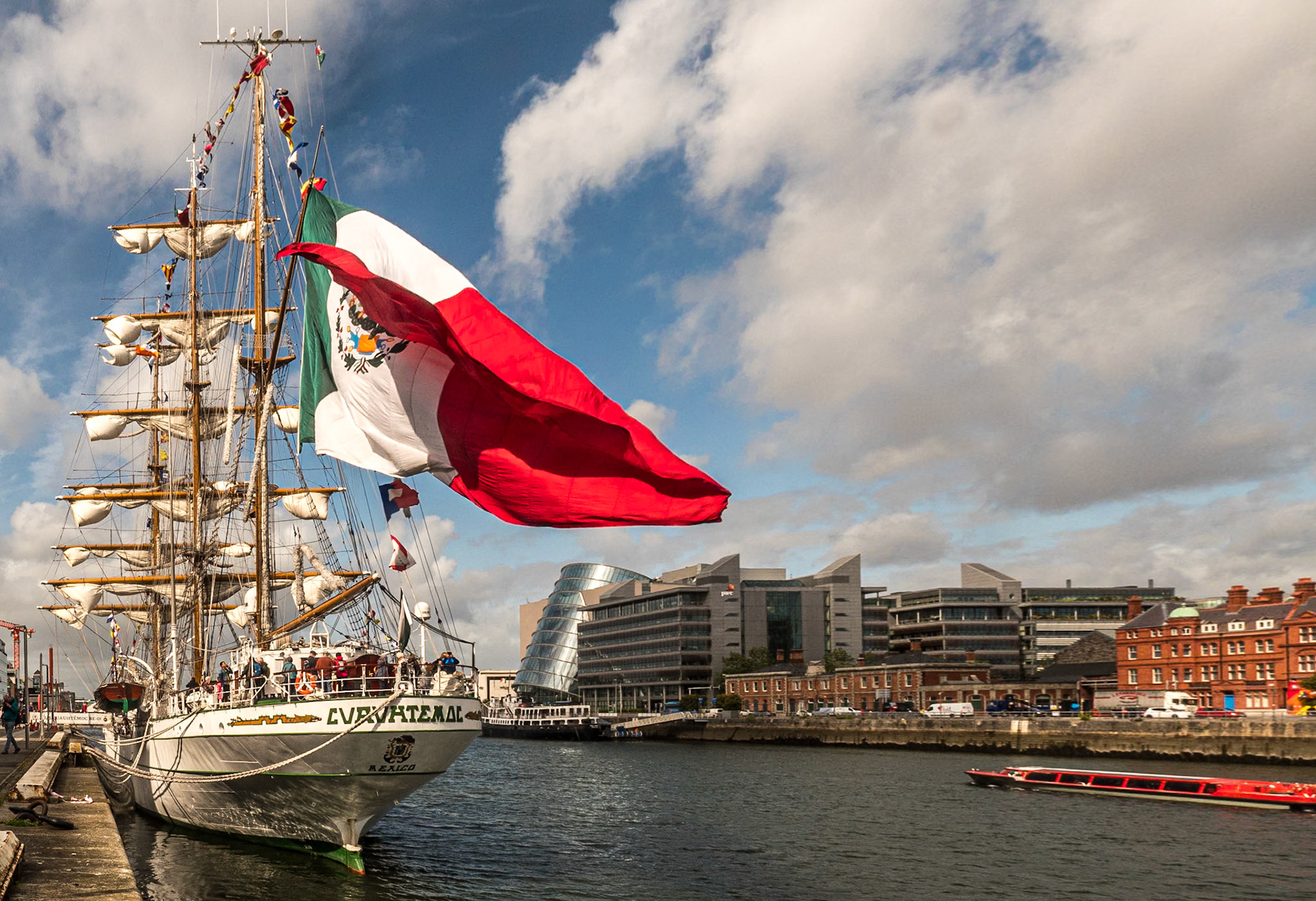 Mexican sailing ship Cuauhtémoc, Sir John Rogerson's Quay, Dublin, 6 Sep 2019