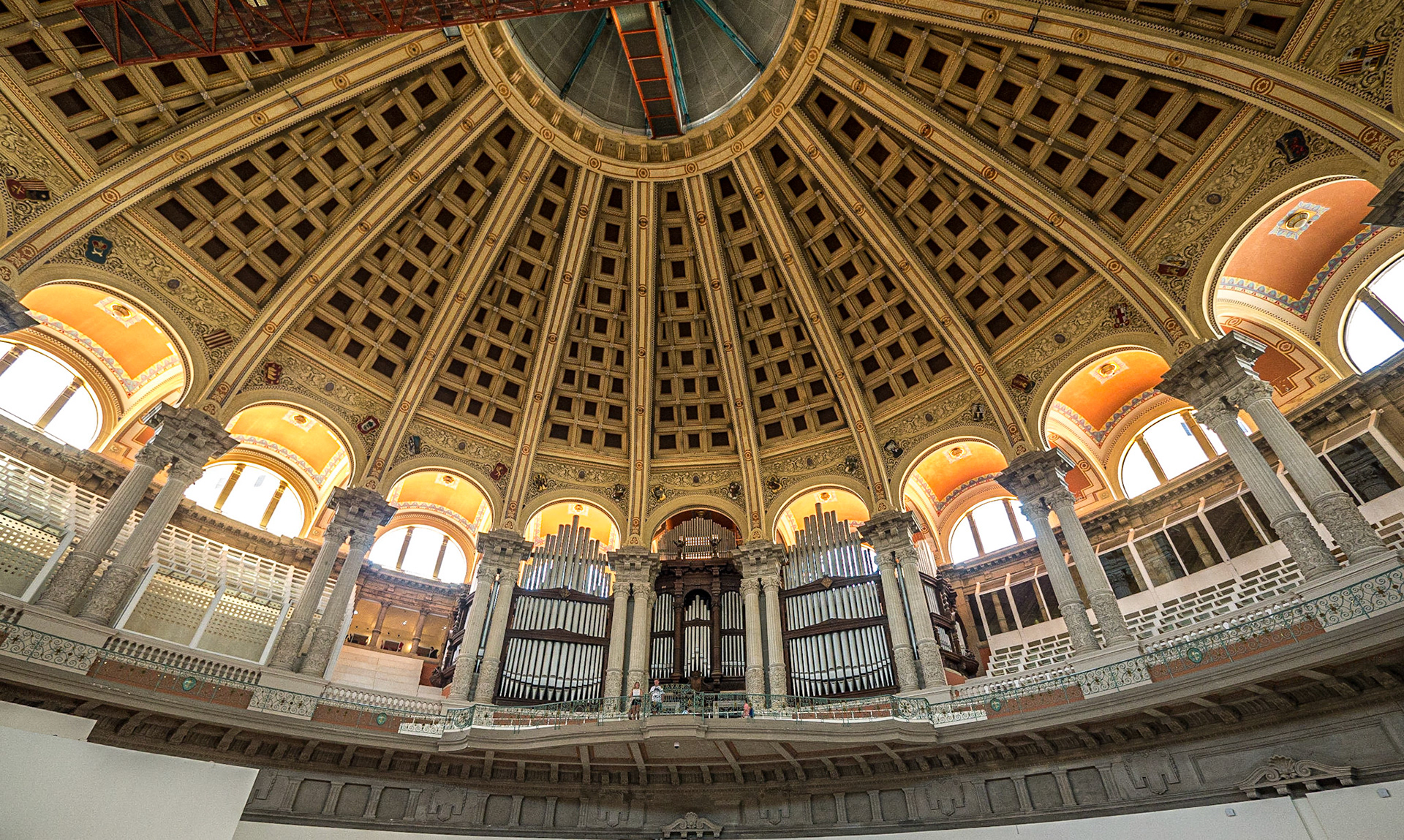 Oval Hall, Museu Nacional d'Art de Catalunya (MNAC), Barcelona, 24 Jun 2016