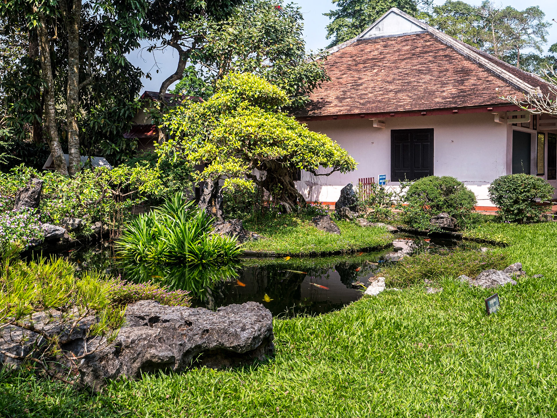 Thiên Mụ Pagoda complex, Hue