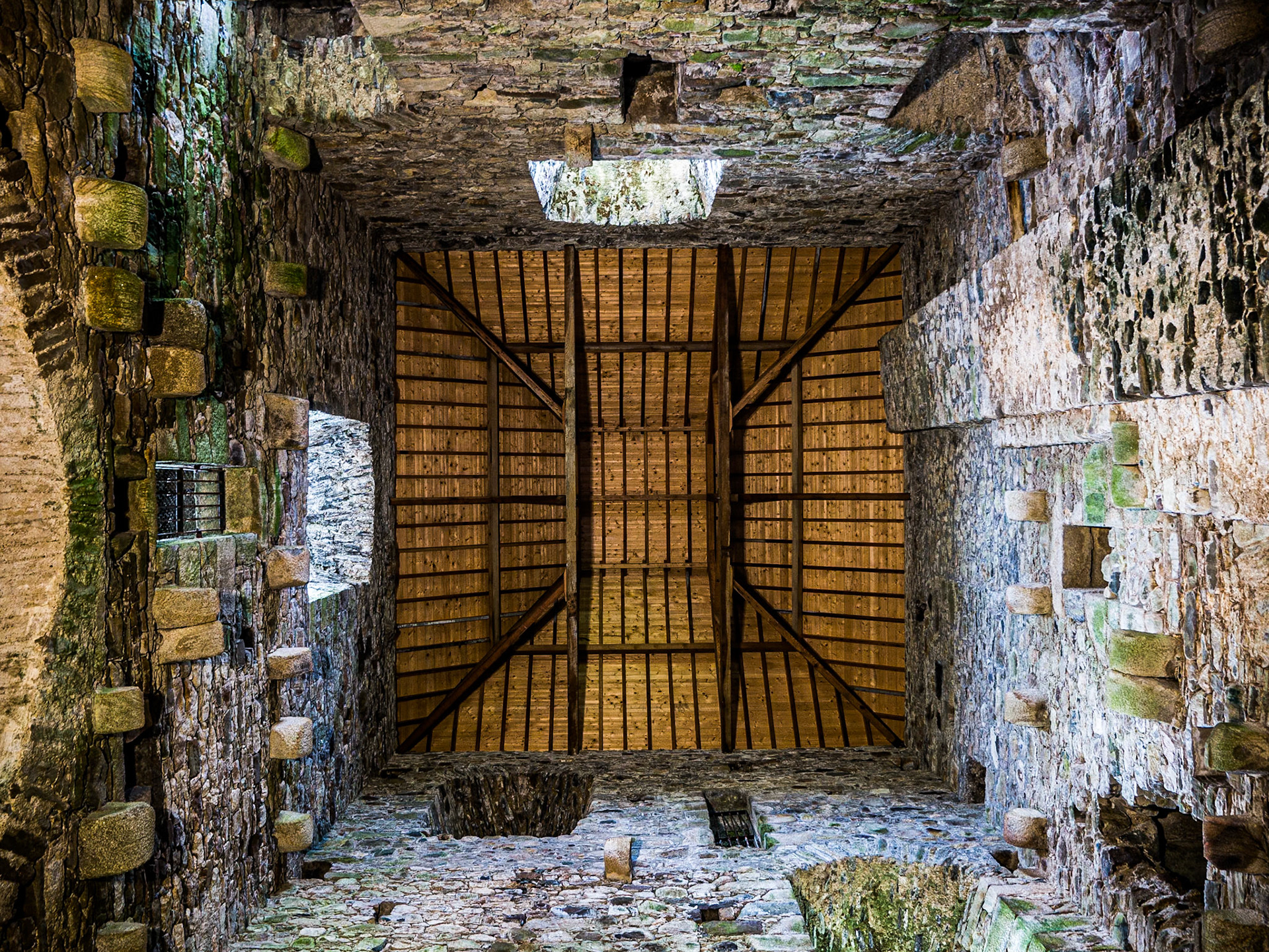 Tintern Abbey, Co Wexford, 16 Jul 2015