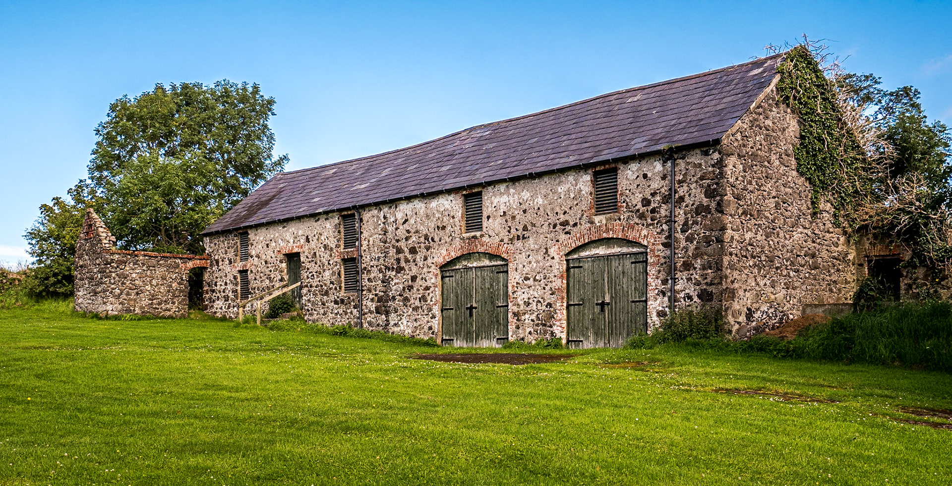 Barn by Armoy Round Tower, Co Antrim, 8 Aug 2020