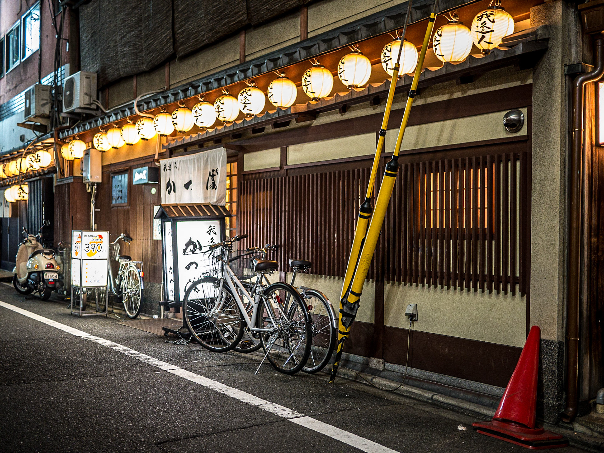 Shimbashi street, Kyoto, 24 Apr 2016