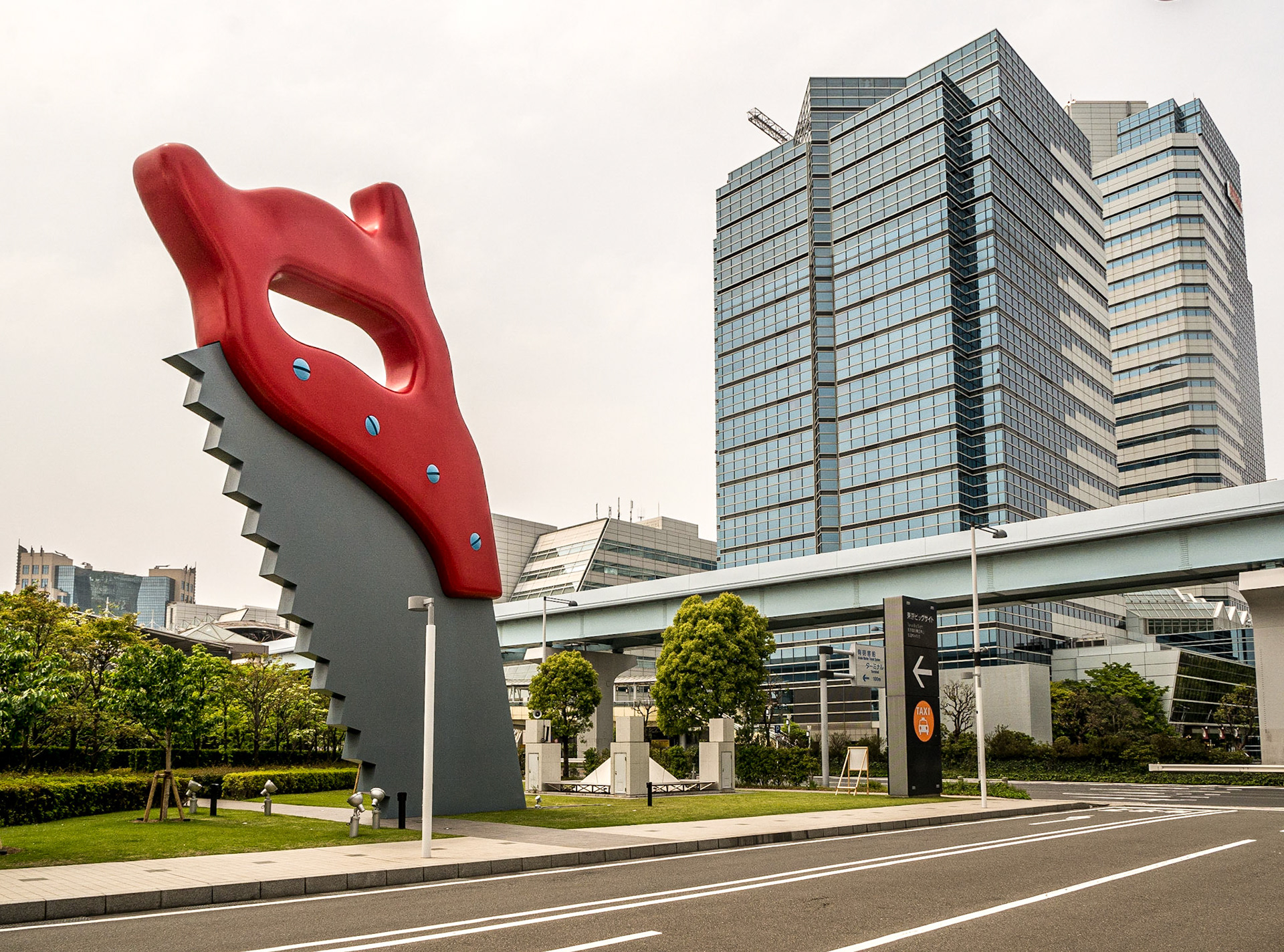 Saw sculpture, Odaiba island, Tokyo, 2 May 2016