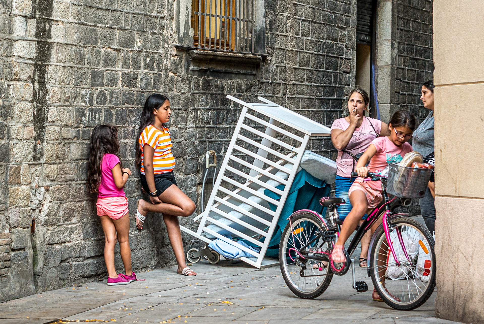 Plaça Jacint Reventós, Barcelona, 27 Jun 2016