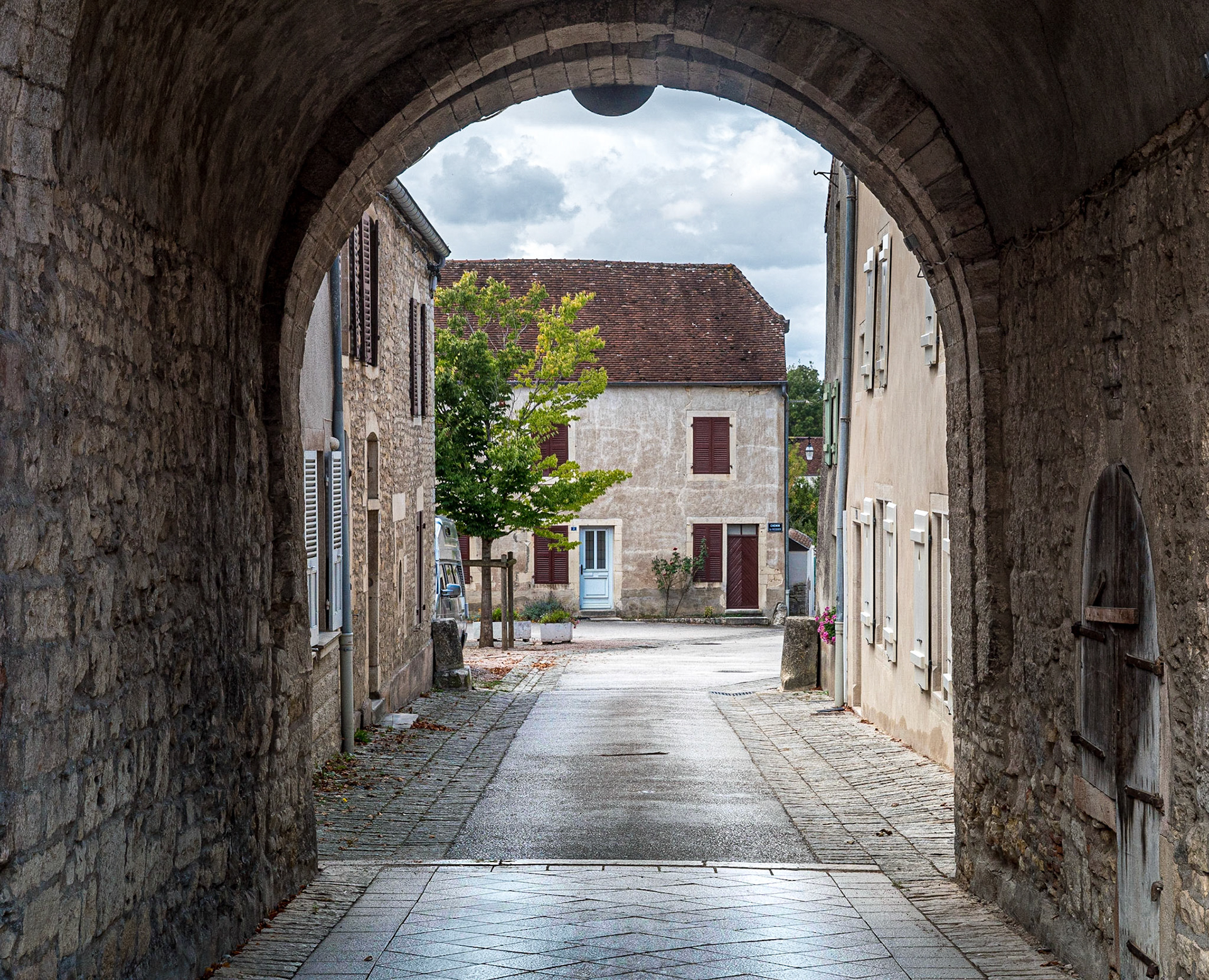 Porte St-Hilaire, Pesmes, France-Comté, 23 Sep 2019