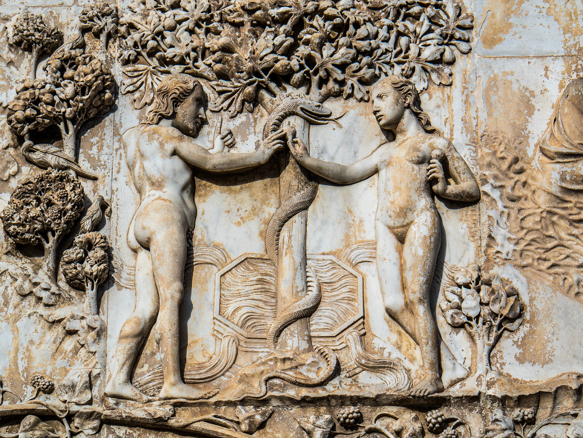 Outside Orvieto Cathedral, 18 Apr 2015