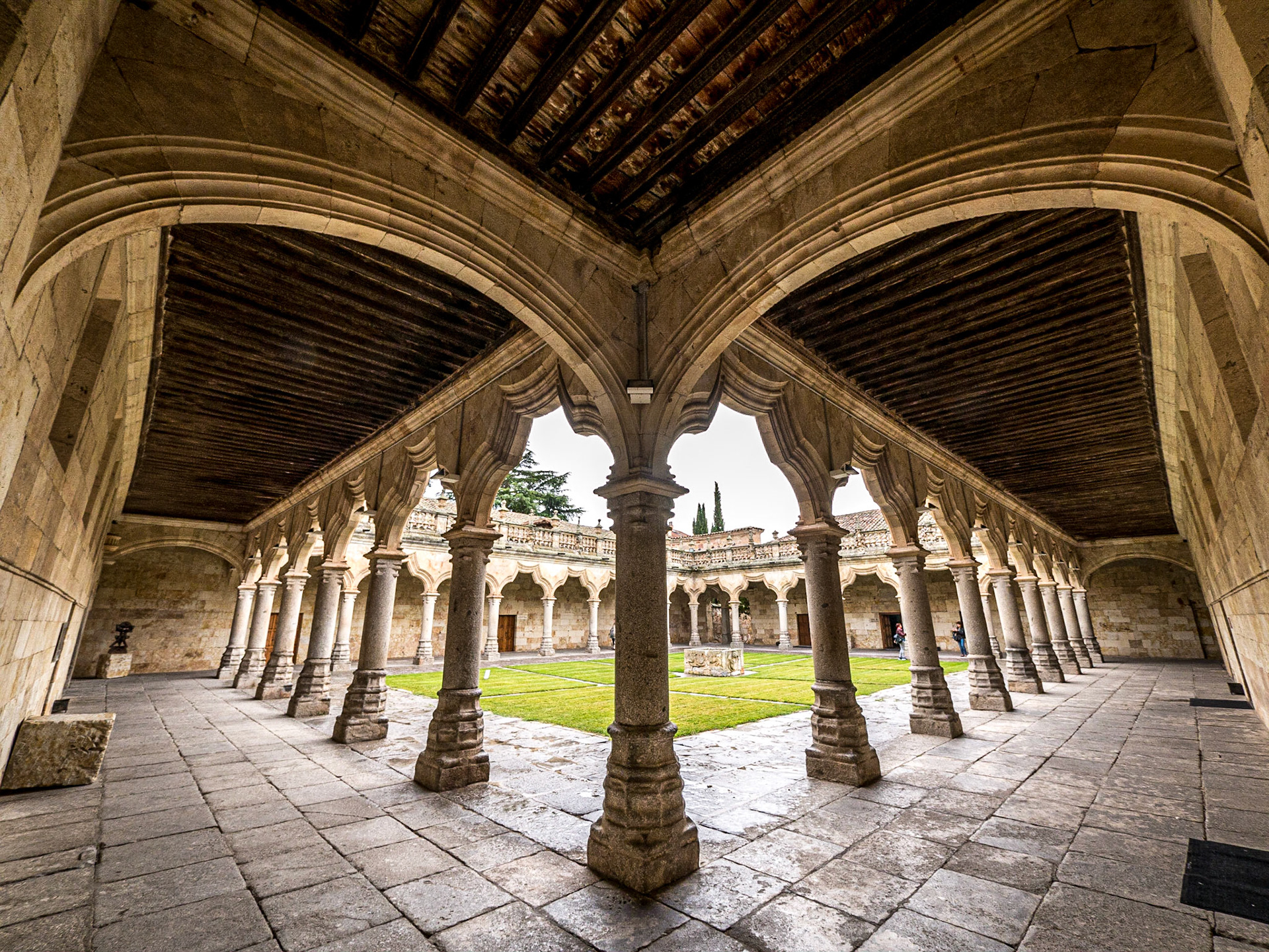 Patio cloister, University of Salamanca, 15 Sep 2015