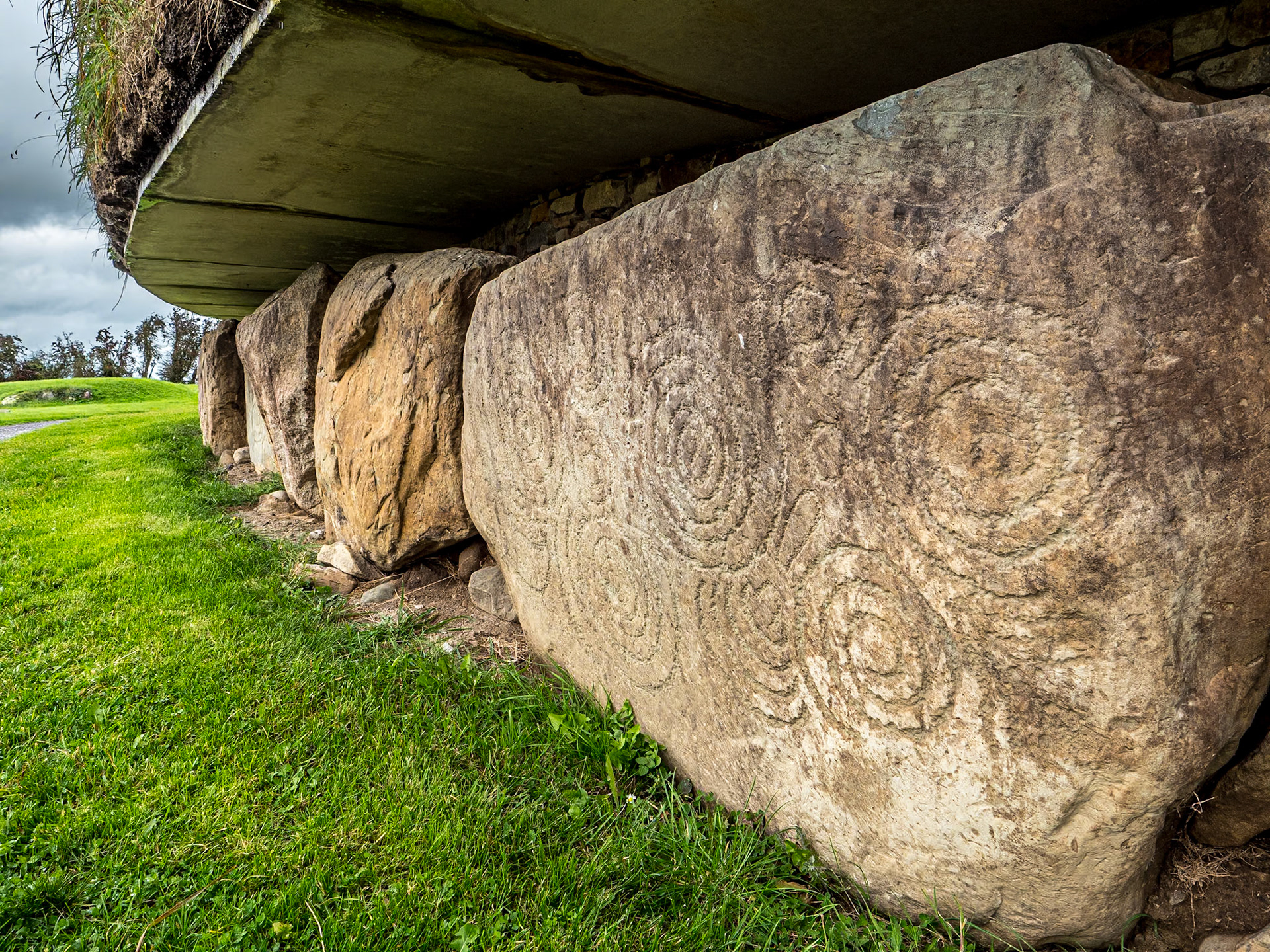 Knowth megalithic passage tomb, Co Meath, 19 Oct 2023