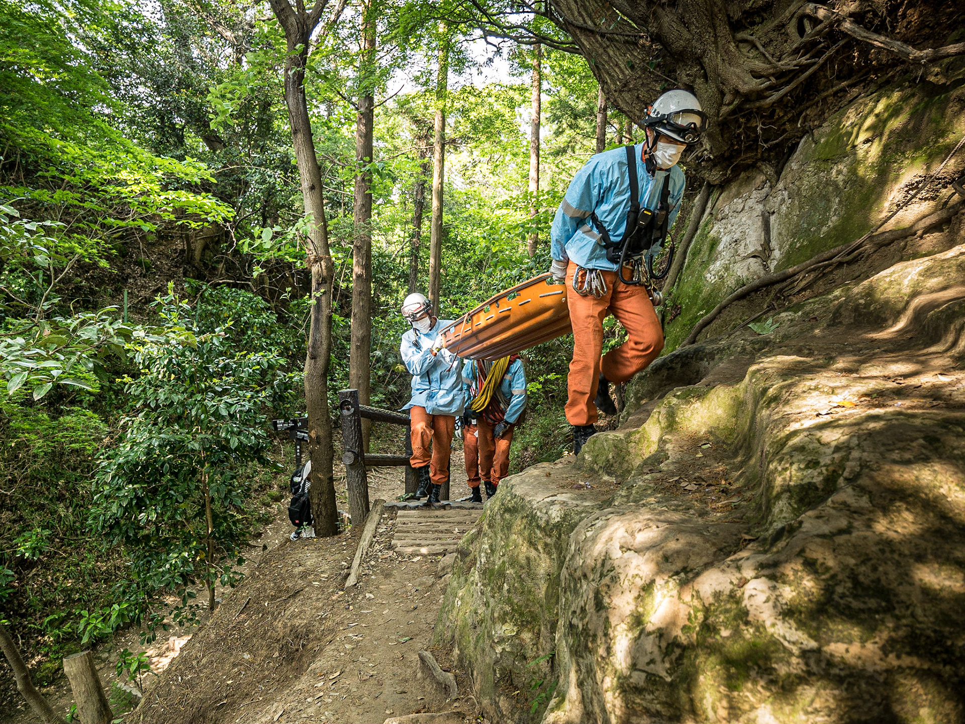 Rescue practice, Daibutsu hiking trail, Kamakura, 1 May 2016