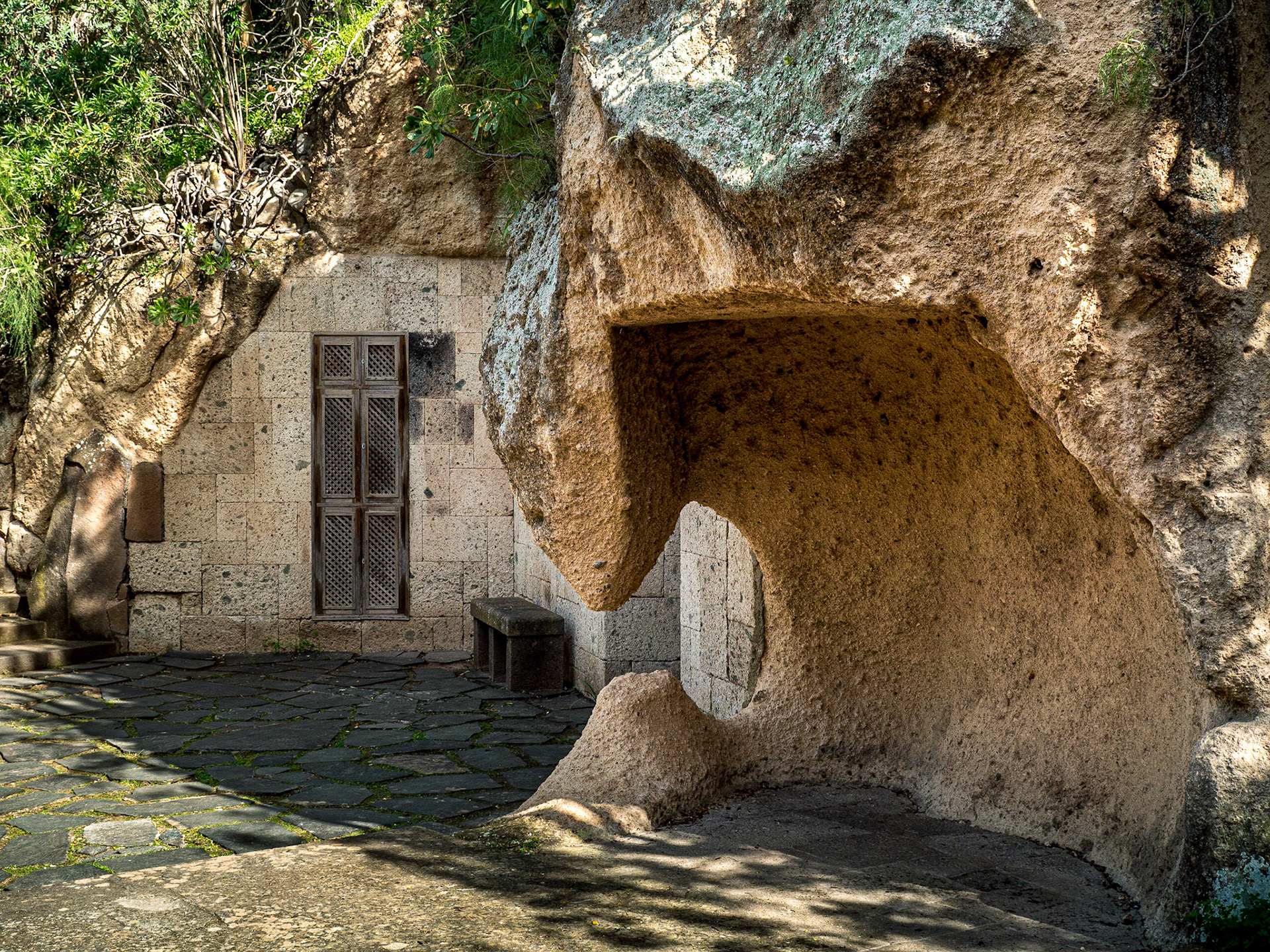 Cueva de Sventenius, Botanic Gardens, Gran Canaria, 29 Jan 2020