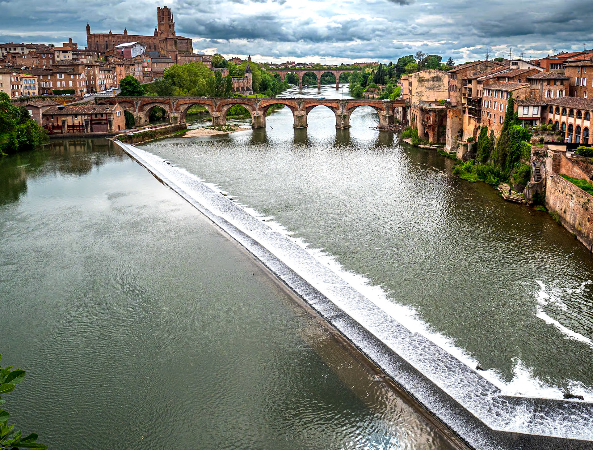 View from Pont du 22 Aout 1944, Albi, 3 May 2019