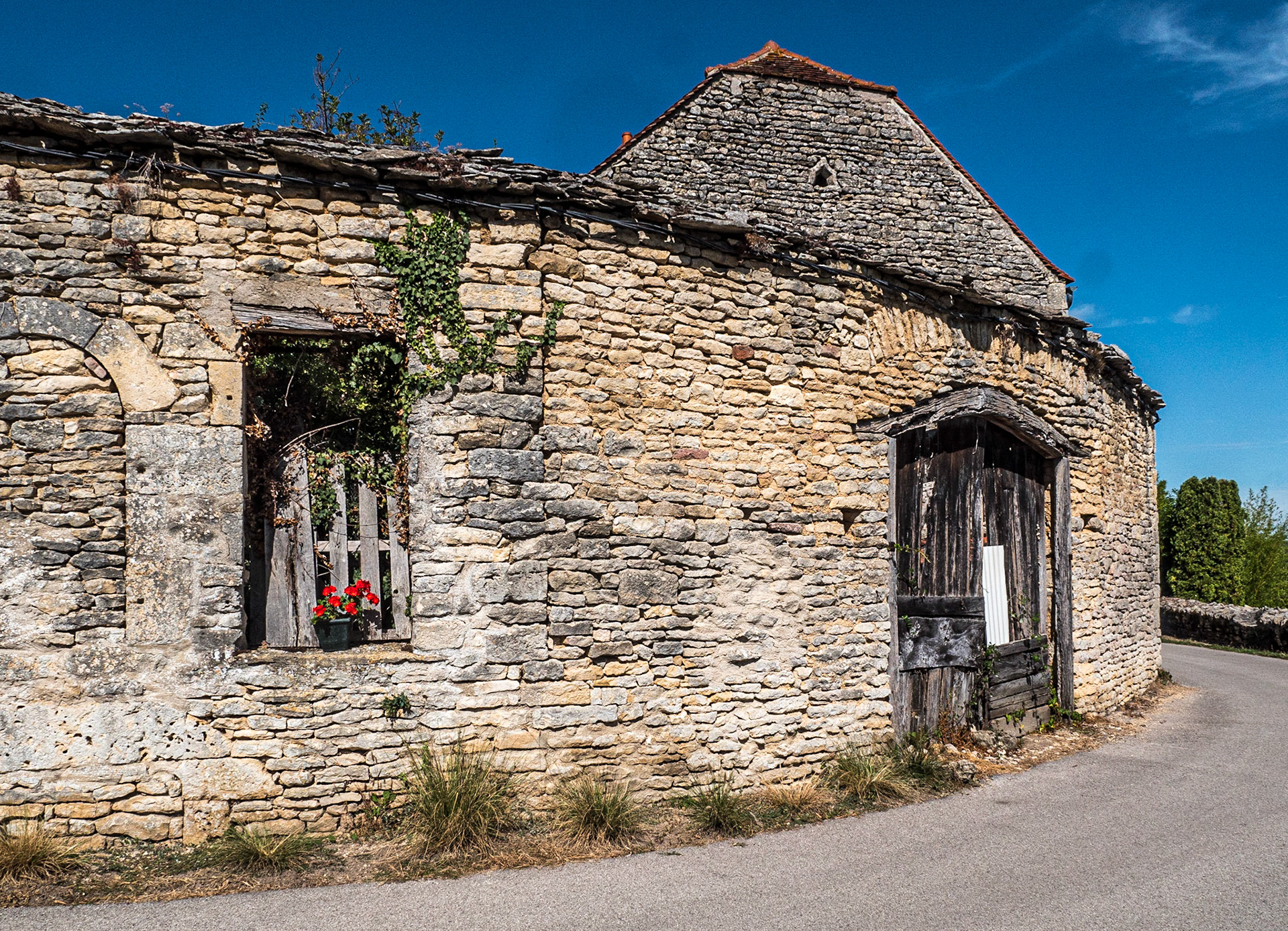 Rue du Puits Ergot, Flavigny-sur-Ozerain, 16 Sep 2019