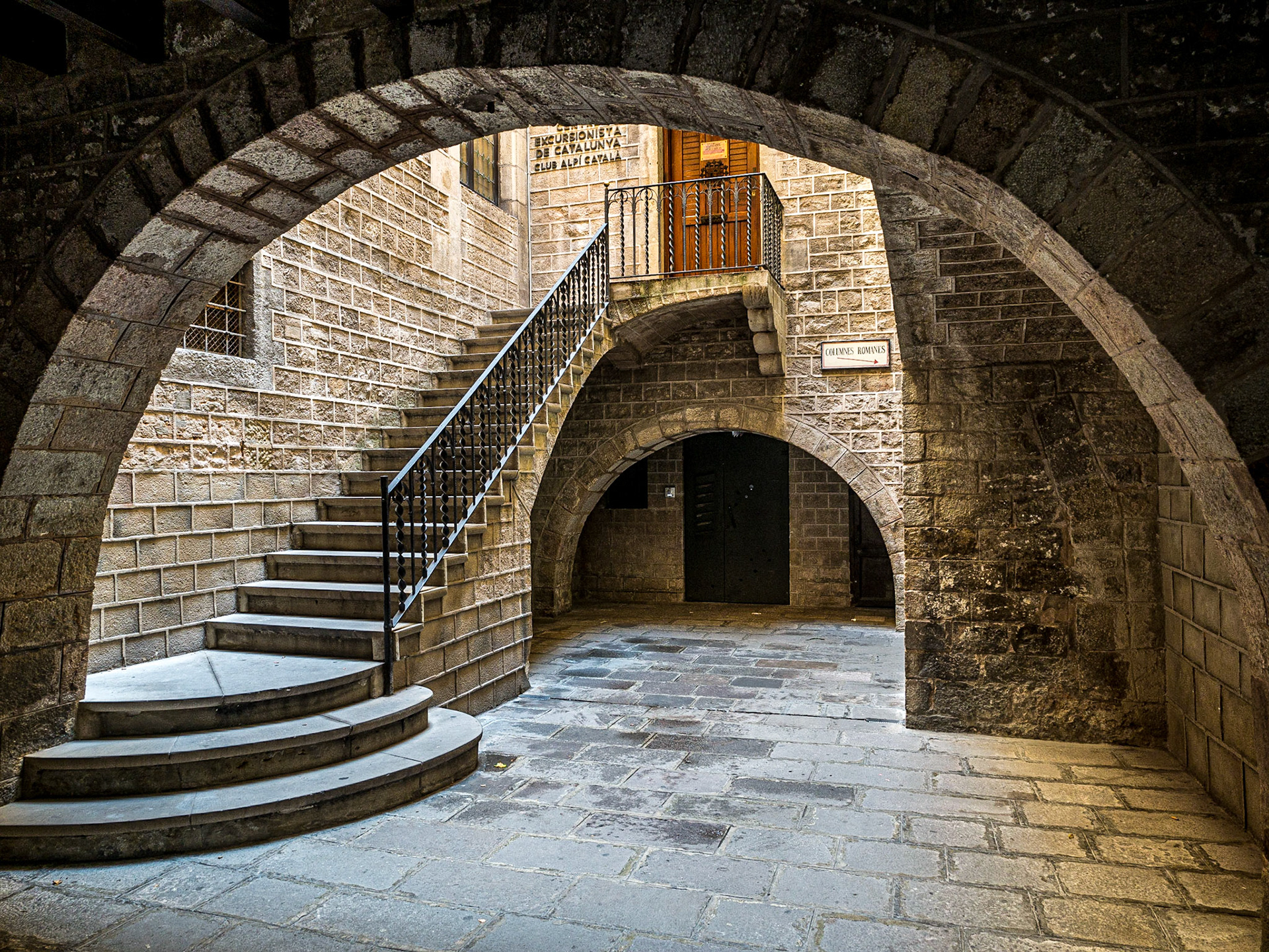 Location of Temple of Augustus, Carrer del Paradis, Barcelona, 26 Jun 2016